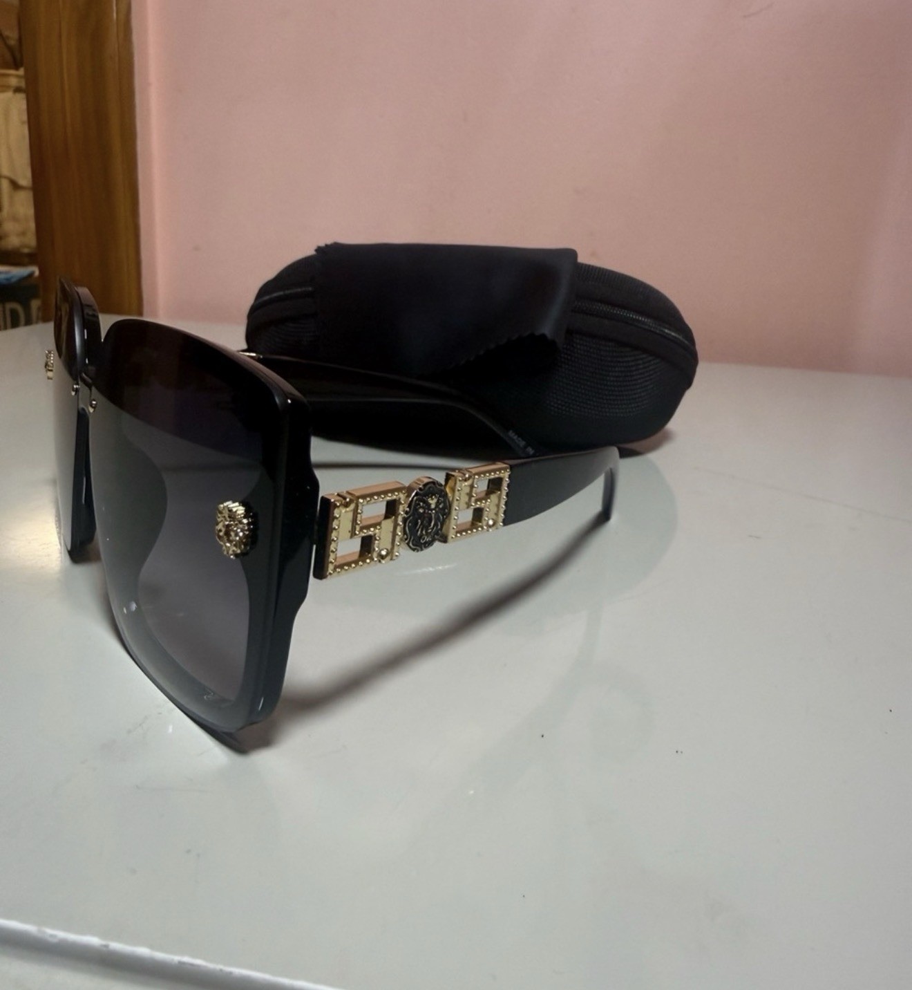 Women’s Square Oversized Sunglasses Black Plastic Frame Gray Gradient Lenses
