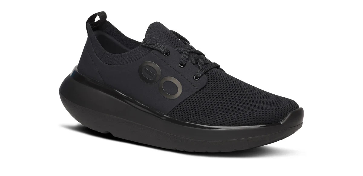 Oofos Women’s OOmy Stride Lace Up Shoe in Black, Size 7