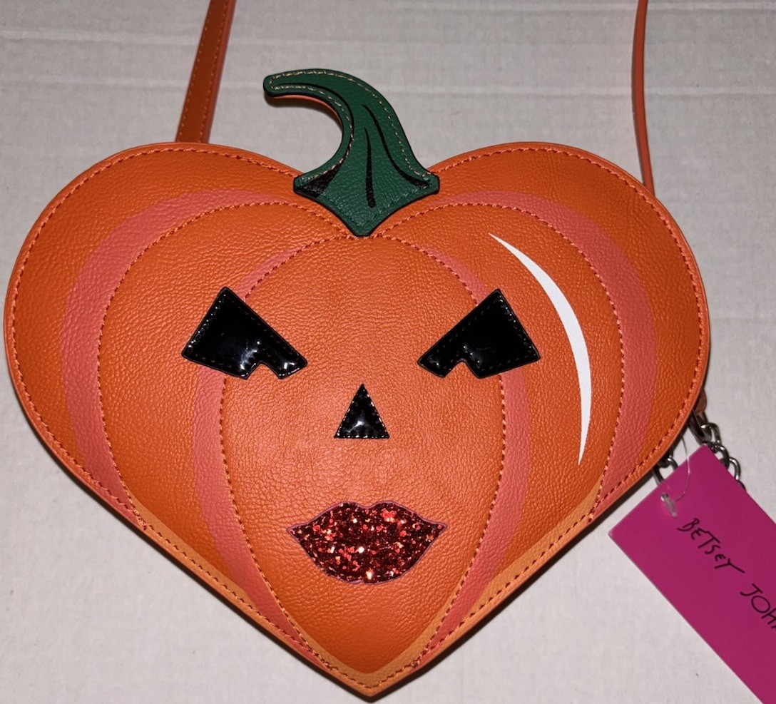 Betsey Johnson Halloween XO GINGER PUMPKIN Heart Kitsch Crossbody Bag Purse NWT