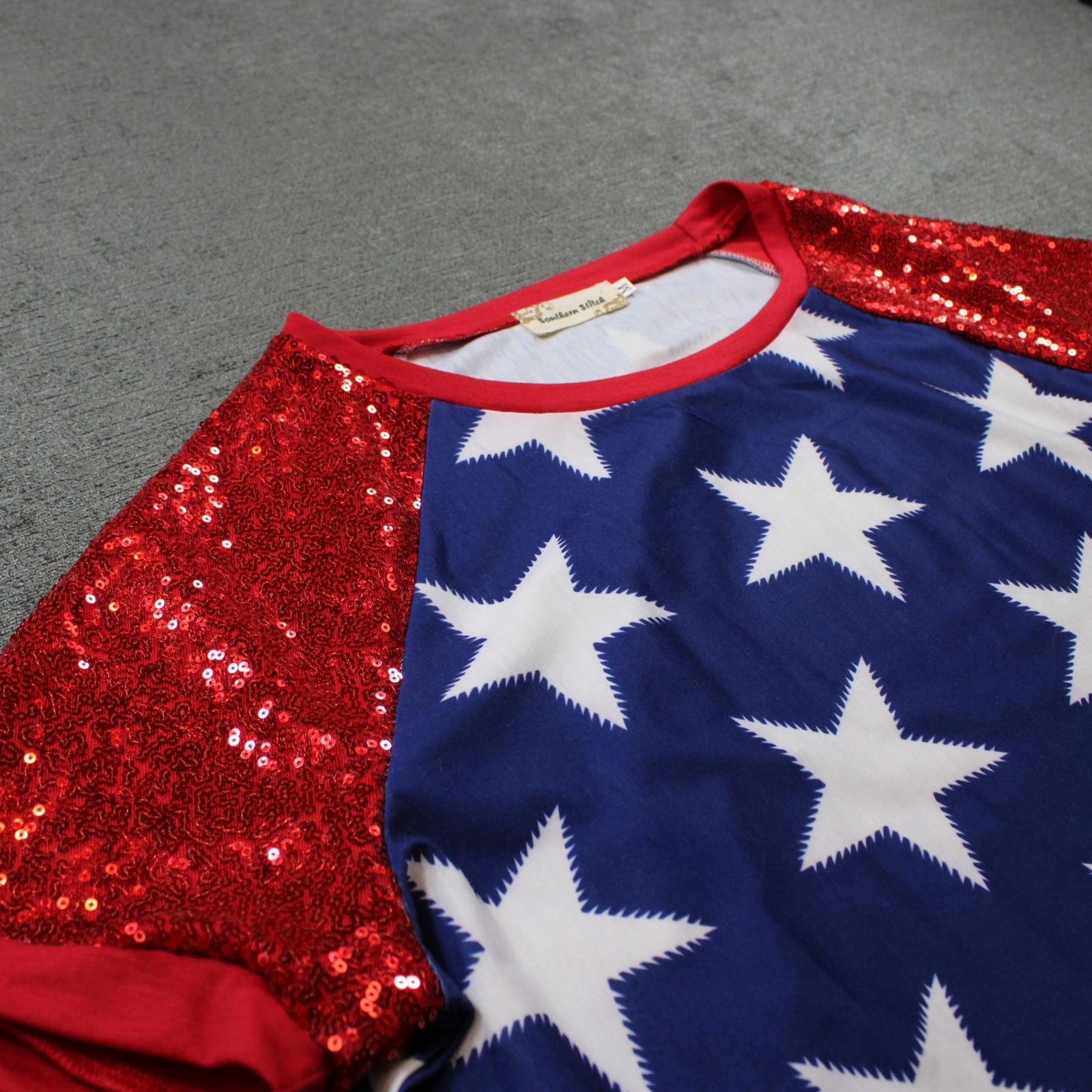 Southern Stitch Womens Americana Star Print Red Sequin Raglan Top M Patriotic