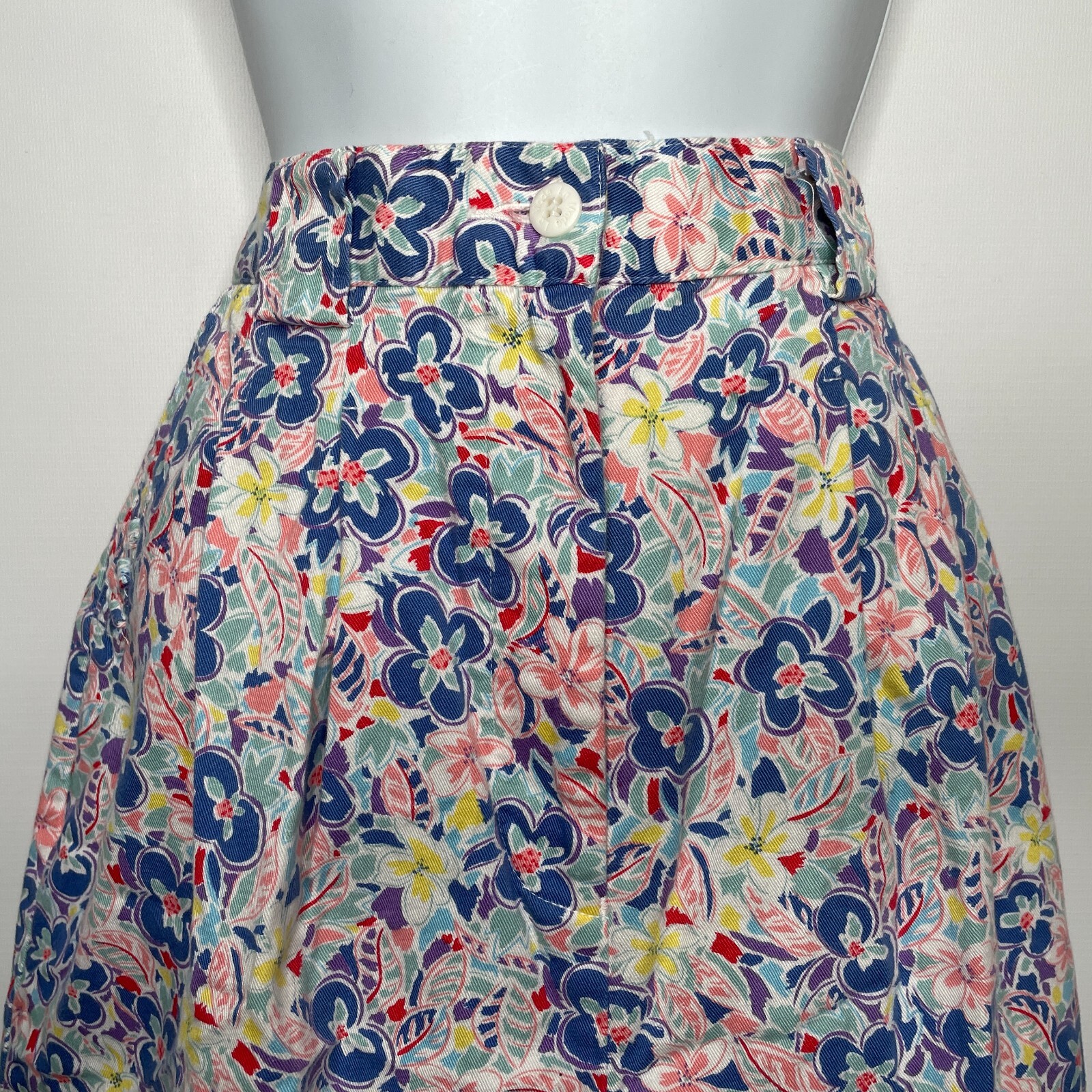 Vintage 80s LA MODE Mom Shorts Size 10 Floral Denim High Waist Pleat Front