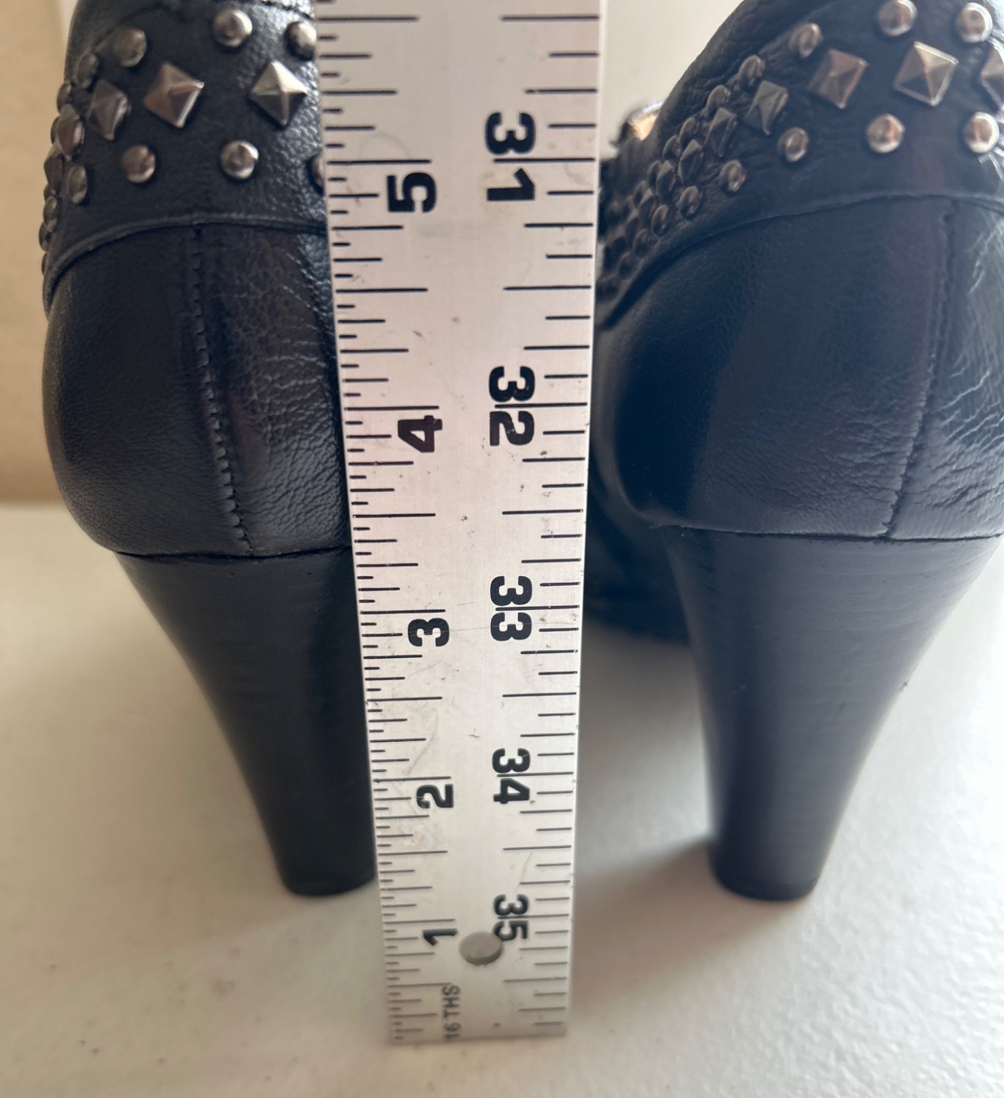 Sofft Black Leather Studded Ankle Boots With Side Zipper & Textured Outsole 6.5M