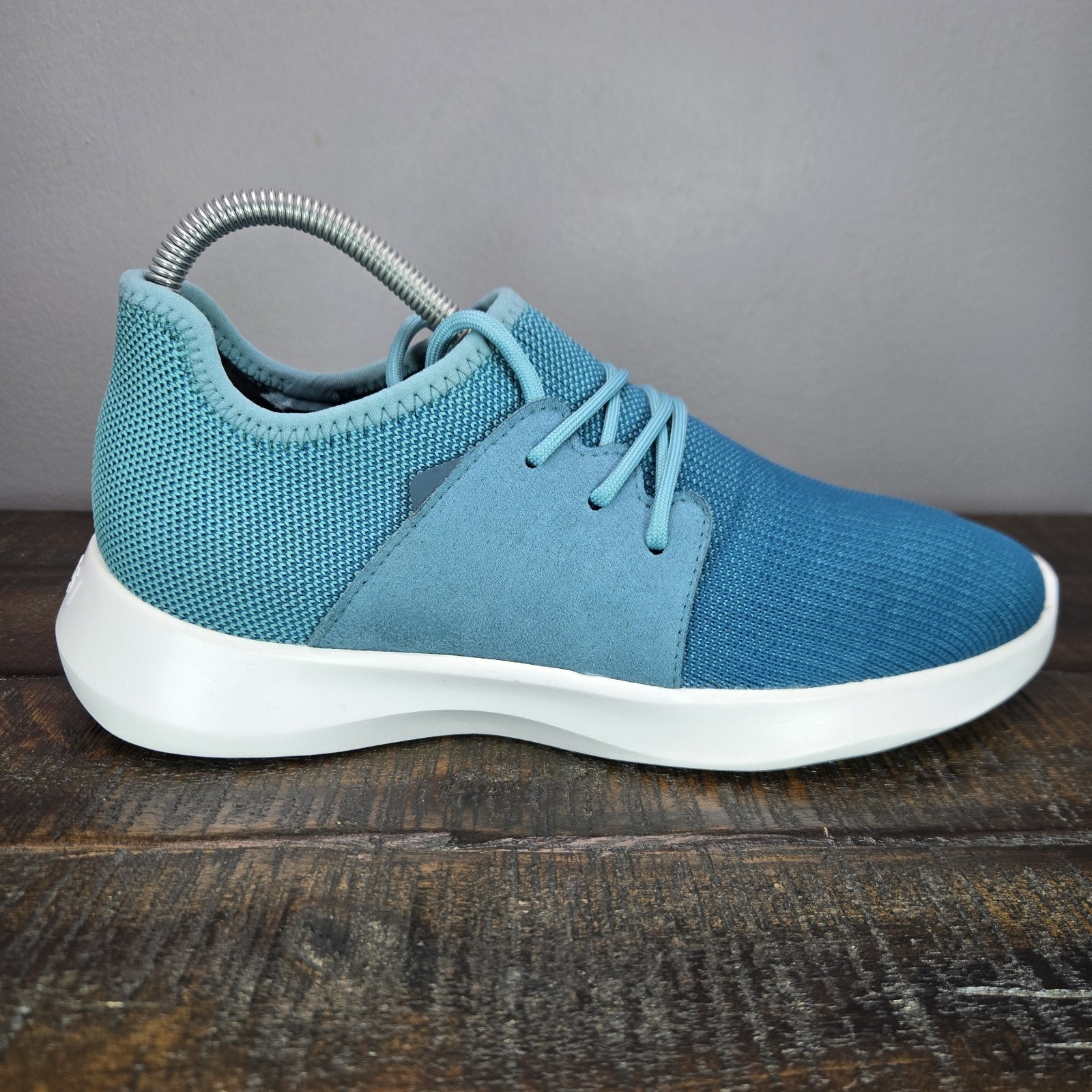 Vessi Everyday Classic Womens Size 7 Waterproof Shoes Sneakers World Water Day