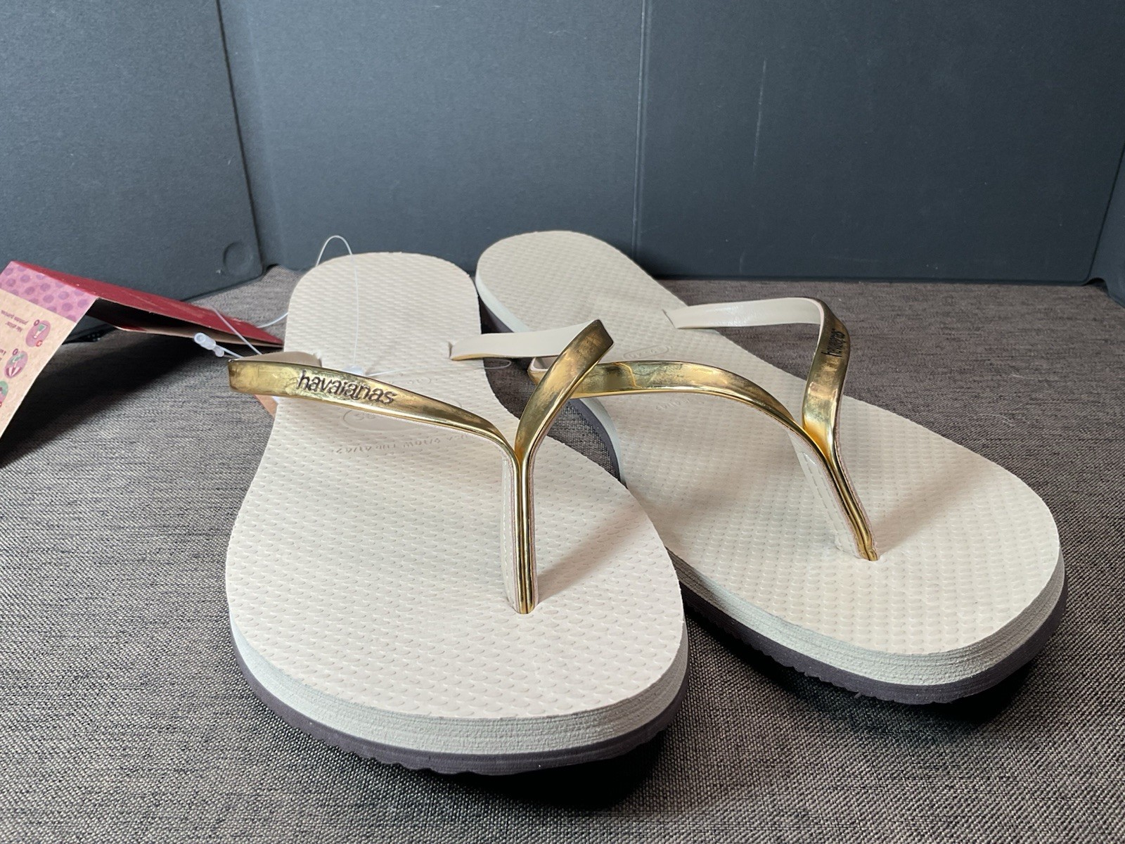Havaianas Women’s Sandals with Gold Straps Used Only Once Size 39-40