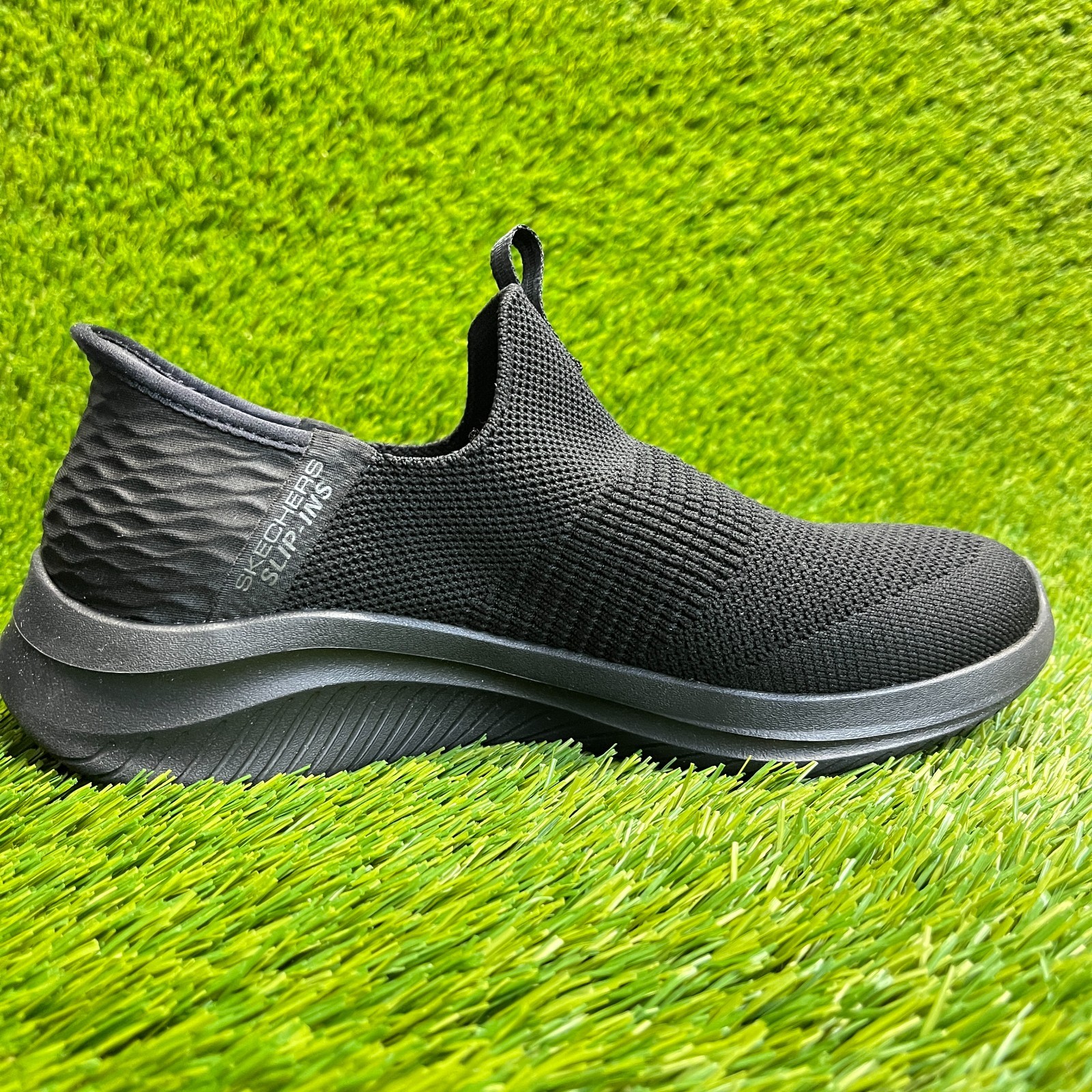 Skechers Ultra Flex 3.0 Cozy Womens Size 6D Black Walking Slip On Shoes Sneakers