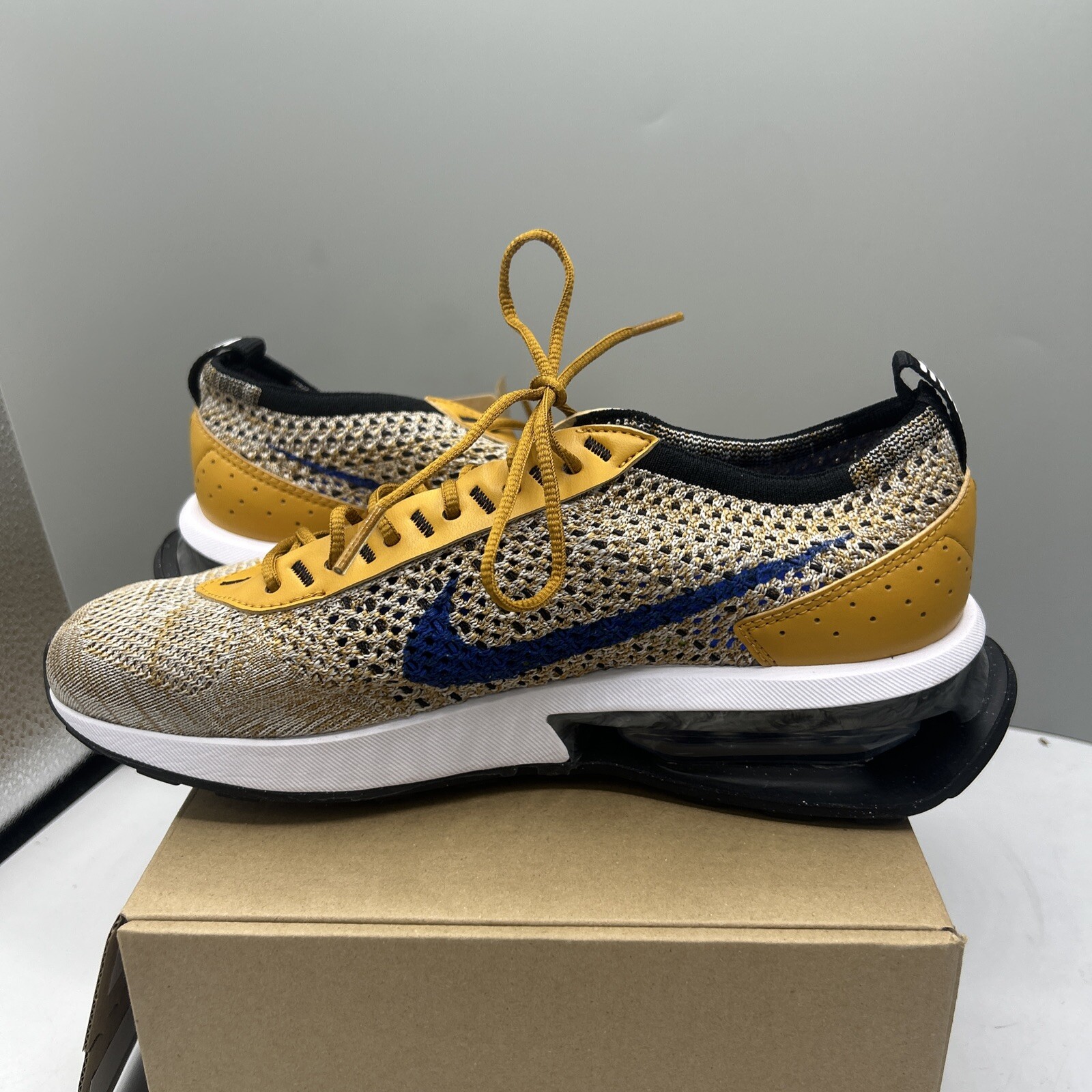 Nike Shoes Men 6.5/Women 8 Elemental Gold / Hyper Royal Air Max Flyknit Racer