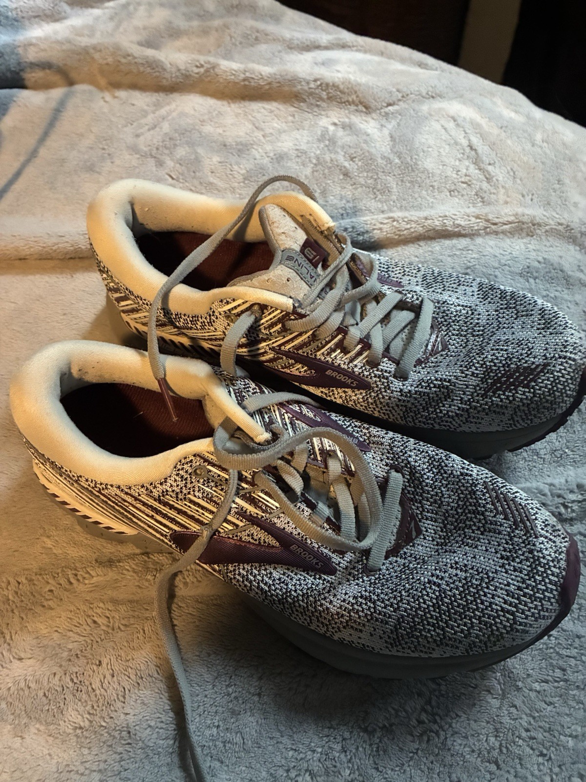 Brooks Adrenaline Gray/Purple/White Low Top Lace-Up Running Sneaker Rubber
