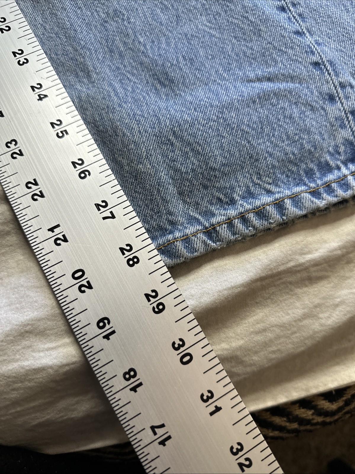 Vintage Levi’s 501 Blue 90s USA Button Fly 1990s Men’s 501xx Distressed 32X29