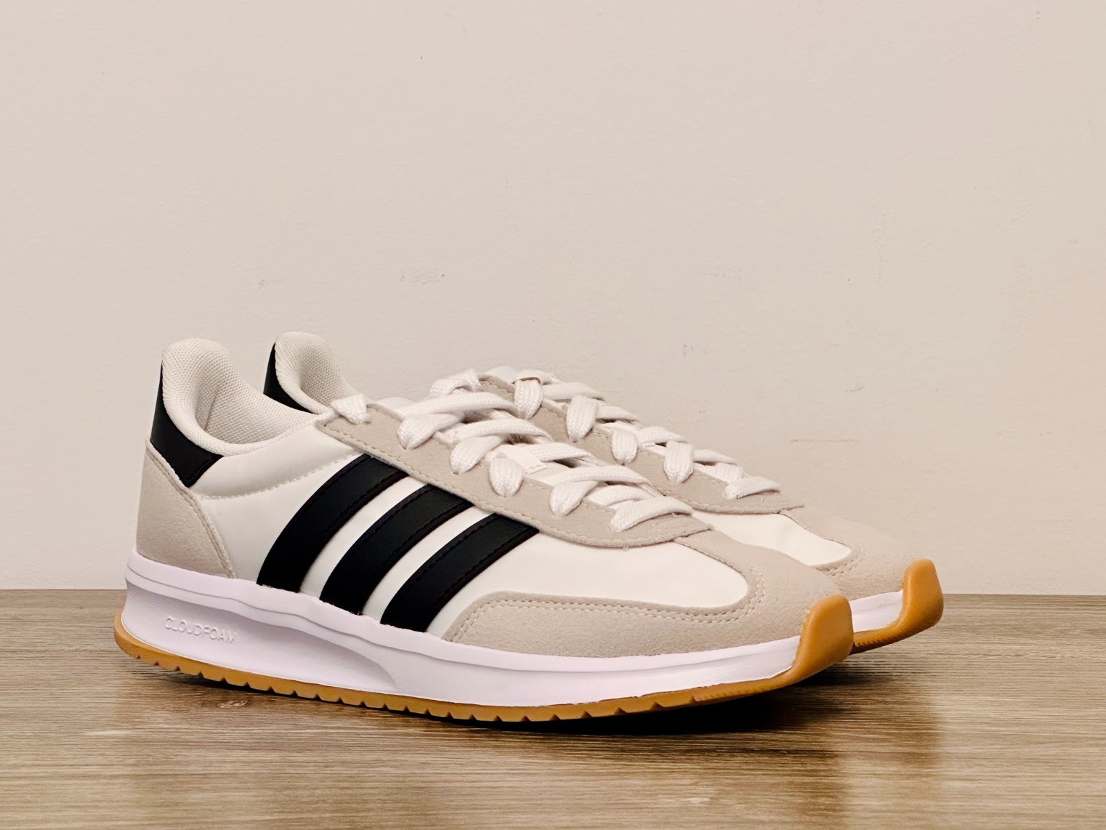 Adidas Run 70s 2.0 – White Black Grey 5.5Y / 6.5W New JI2266