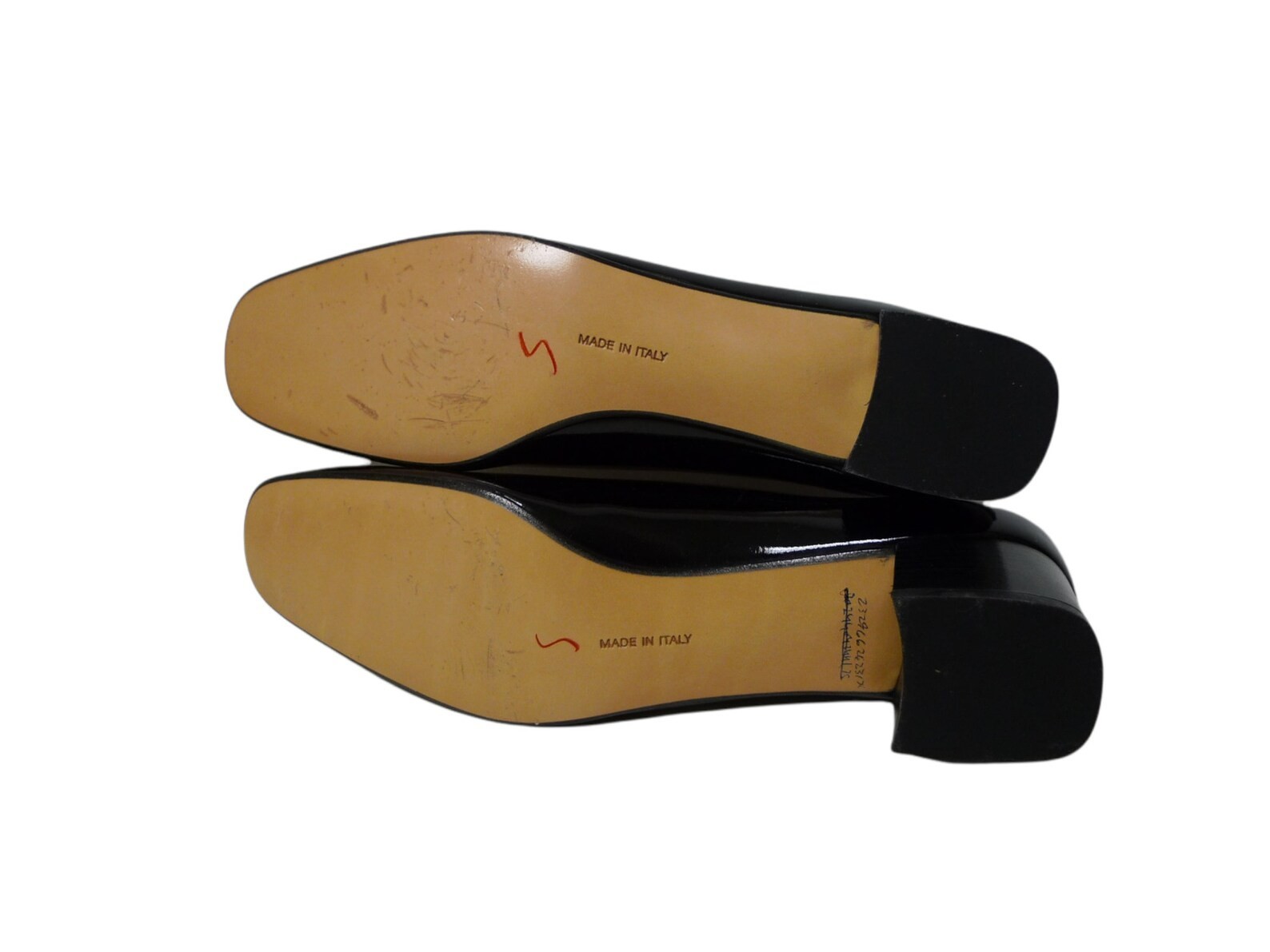 Salvatore Ferragamo black patent leather block heeled pumps . size 9 AAA