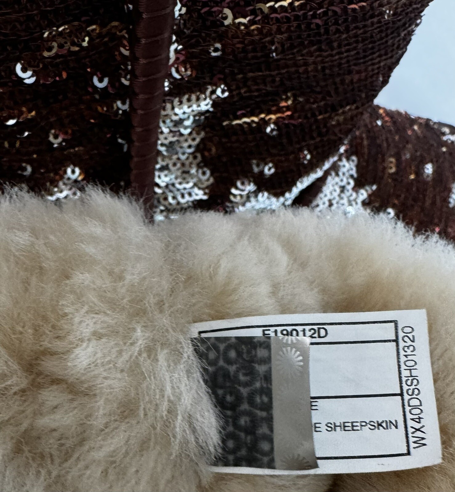 UGG CLASSIC SEQUIN AUTUMN SILVER 2 TONE HOLIDAY EDITION WOMEN SIZE 7 RARE 🔥