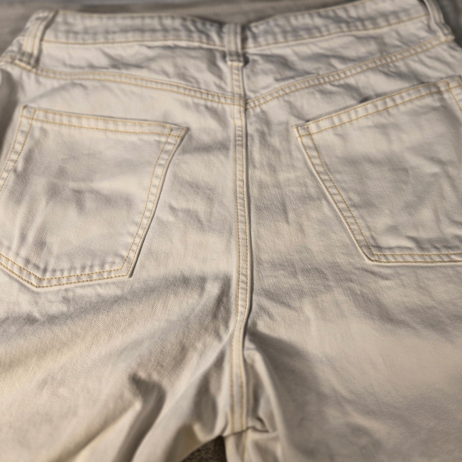 Gap Curvy Barrel High Rise Jeans White Wash Indigo Denim 31 12 Reg. S/780800-00