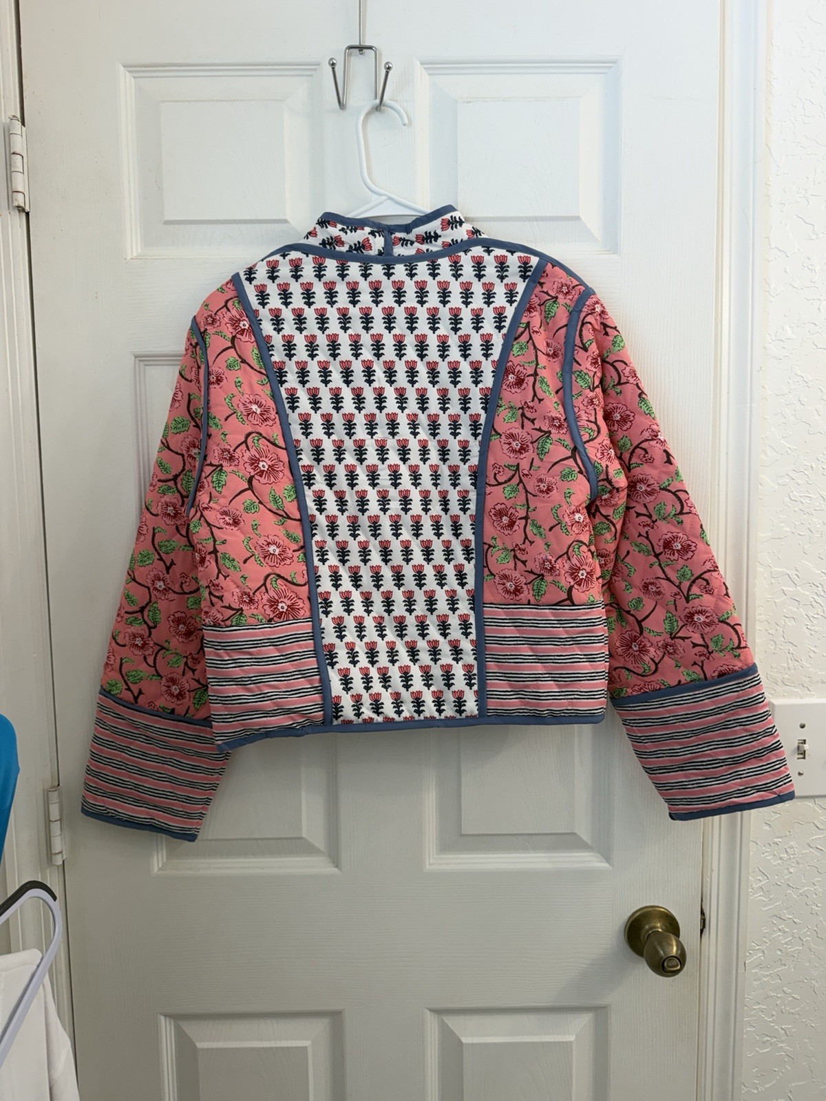 Beautiful Reversible Quilted Jacket Size Small