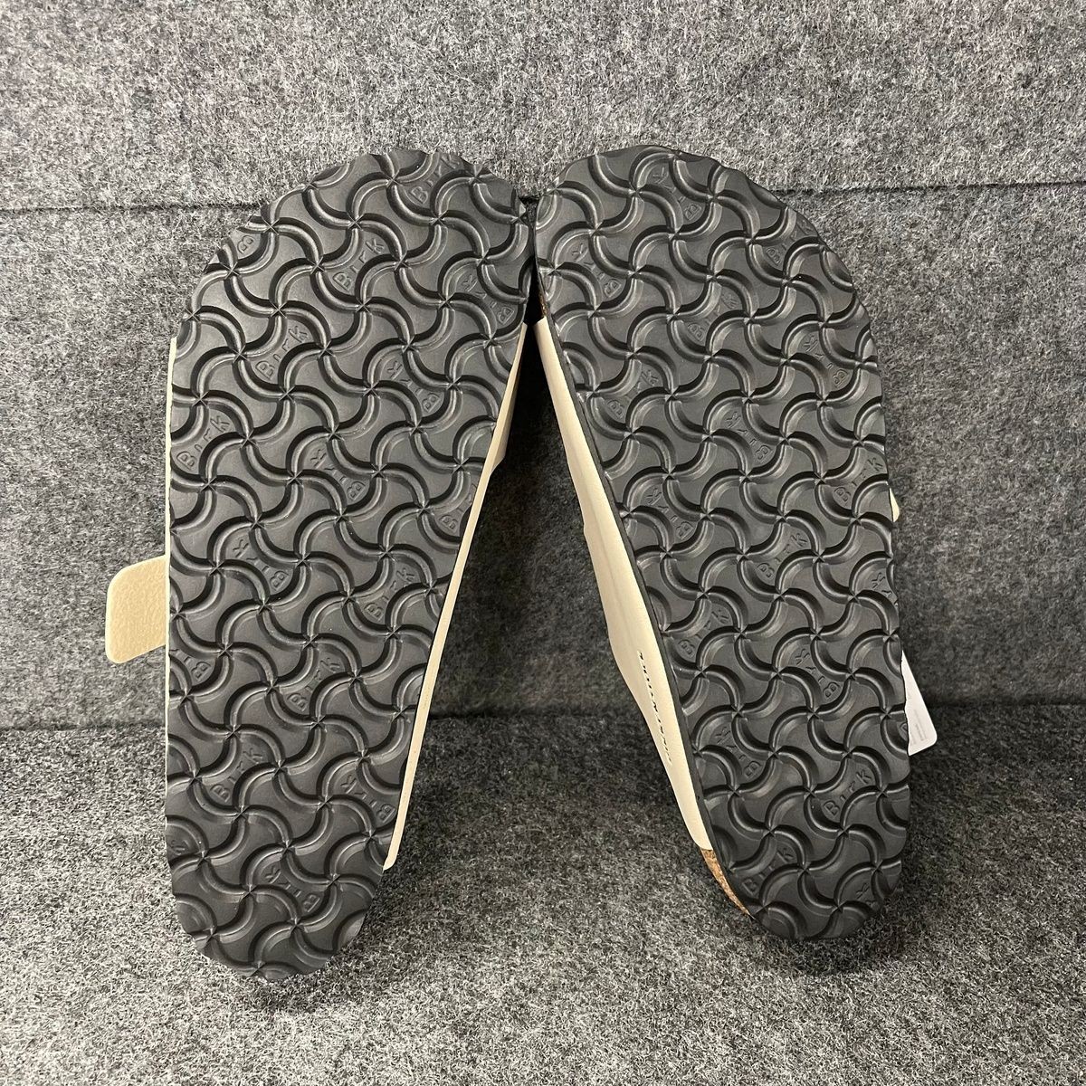 Birkenstock Arizona BS Slide Sandal Unisex Size US W8/M6 Sandcastle