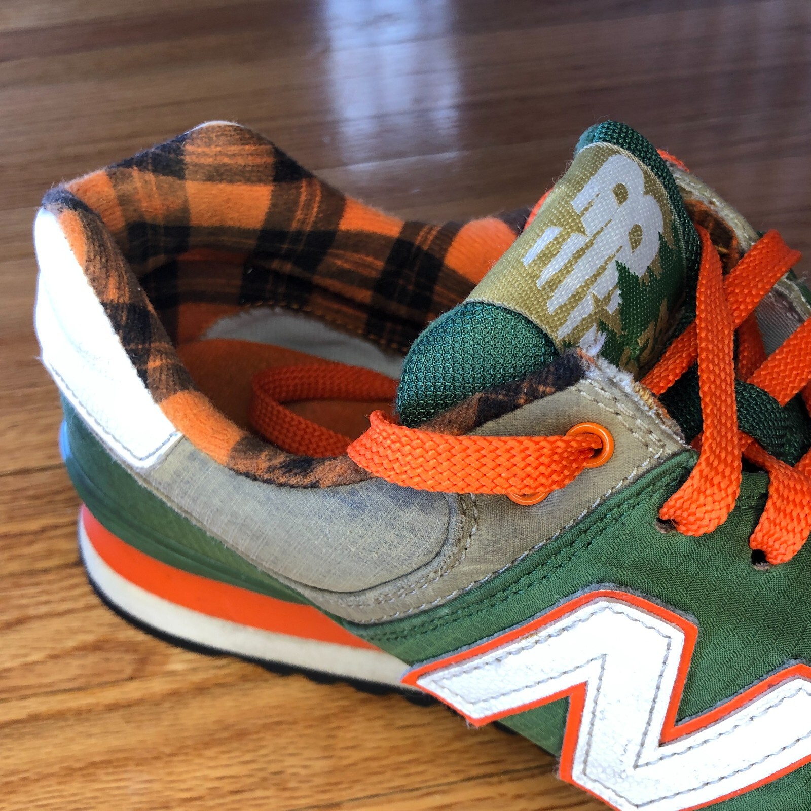 New Balance 574 ML574FTC Camper Pack – Men Size 9.5 – Green/Orange Running Shoe
