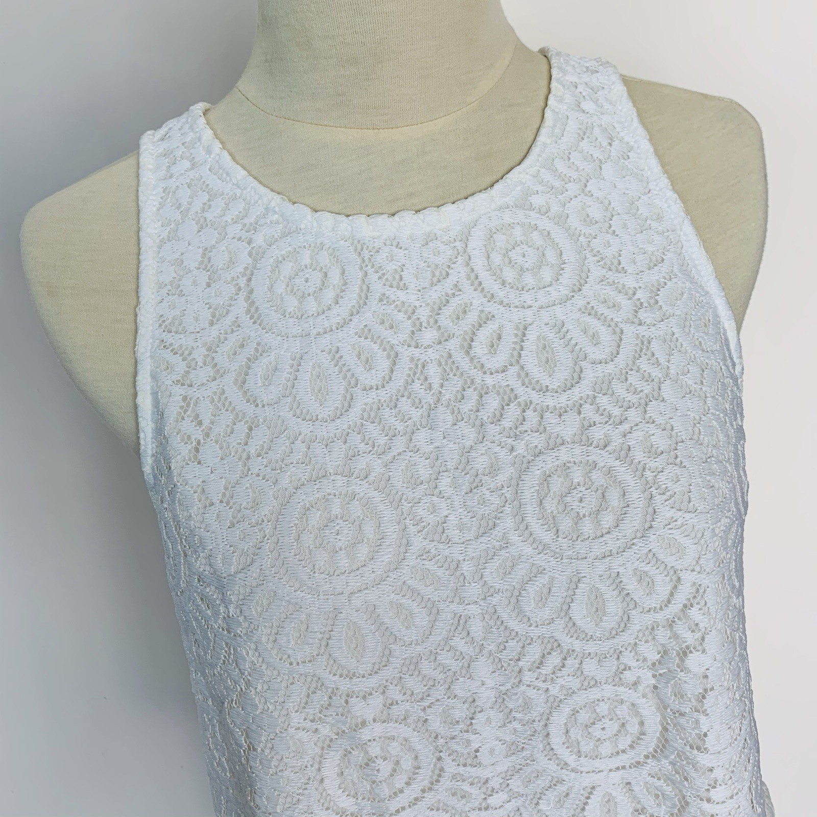 NWT Arizona Ivory Embroidered Lace Swing Tank Top Small Floral Lined Boho Summer