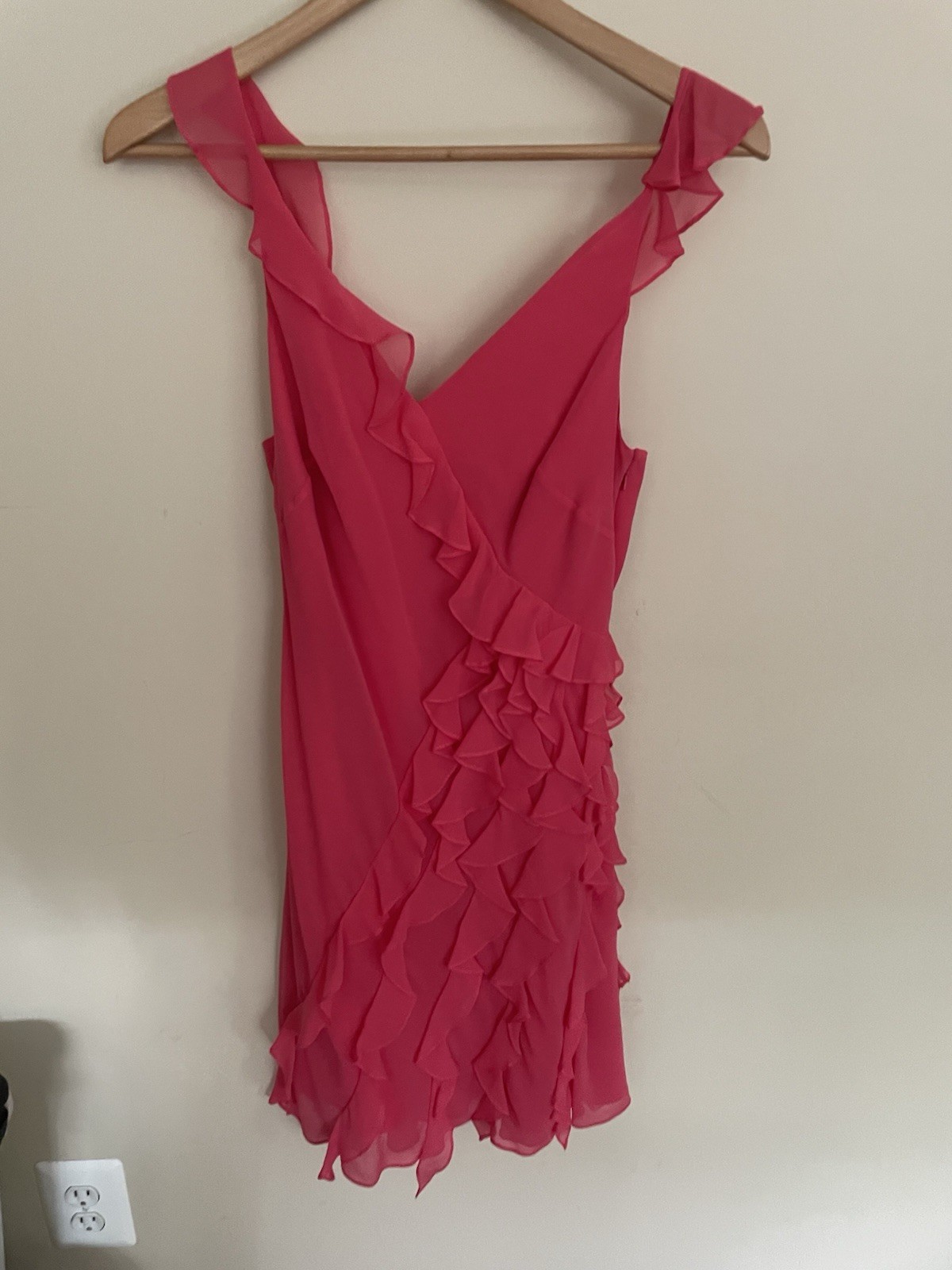 BCBGMAXAZRIA Fushia Pink spaghetti straps/ ruffles Cocktail Dress Women’s Size 6