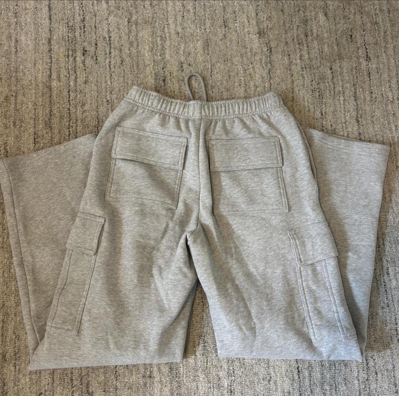 Aritzia Cozy Sweat fleece Mega Cargo Sweatpants MEGA FIT Women’s SZ Small Reguar