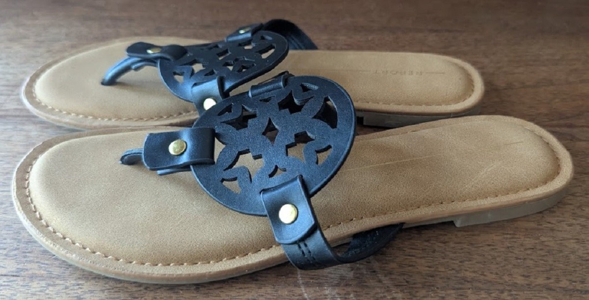 Report Genie Sandals, Man-Made Materials, Black, Thong Style, Size 7 M, GUC