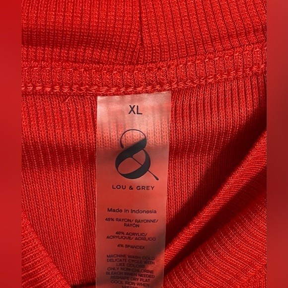 NWT Lou & Grey Mock Neck Long Sleeved Women’s Shirt Size XL Red Holiday