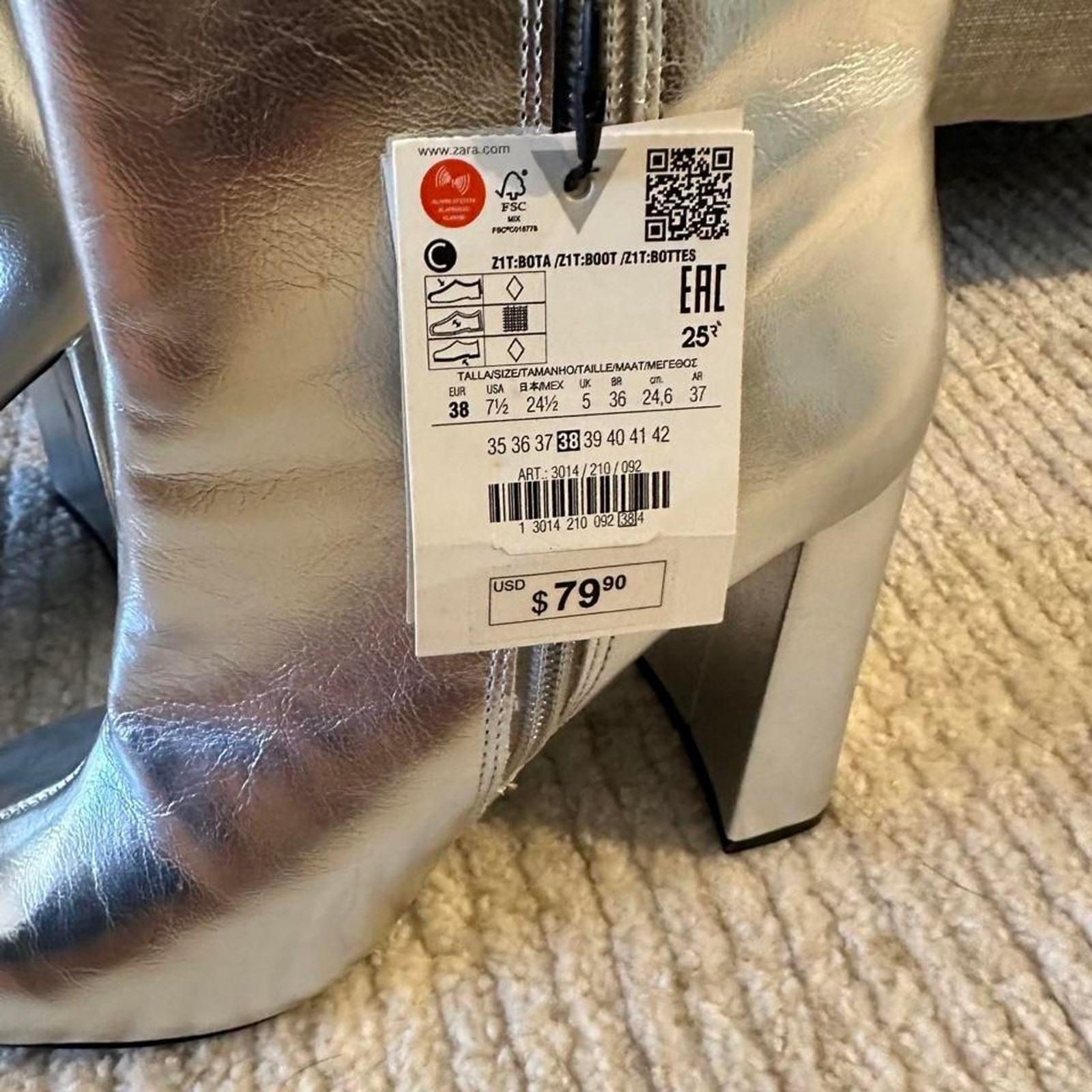 Zara Women’s Black and Silver Boots