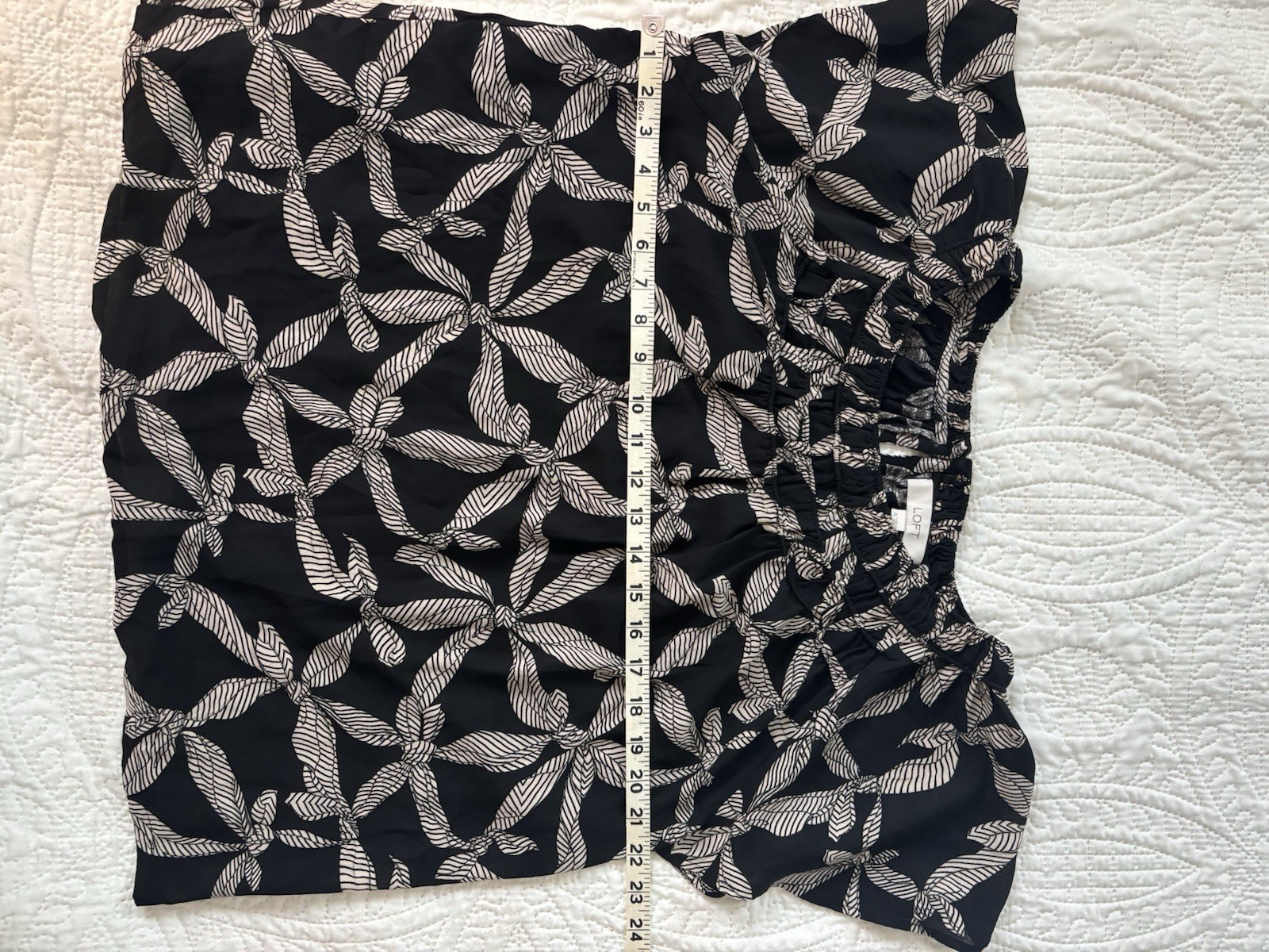 Women’s Black And Cream Pattern Loft Blouse XL
