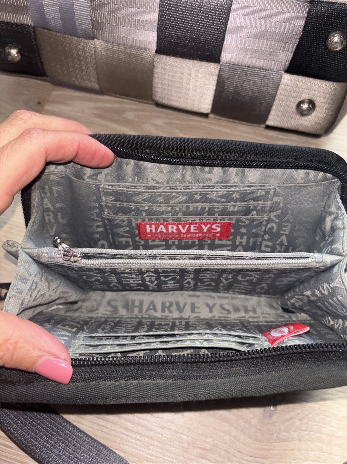 Harveys Seatbelt Bag Treecycle Messenger Crossbody Green Tag Purse Tote W/Wallet