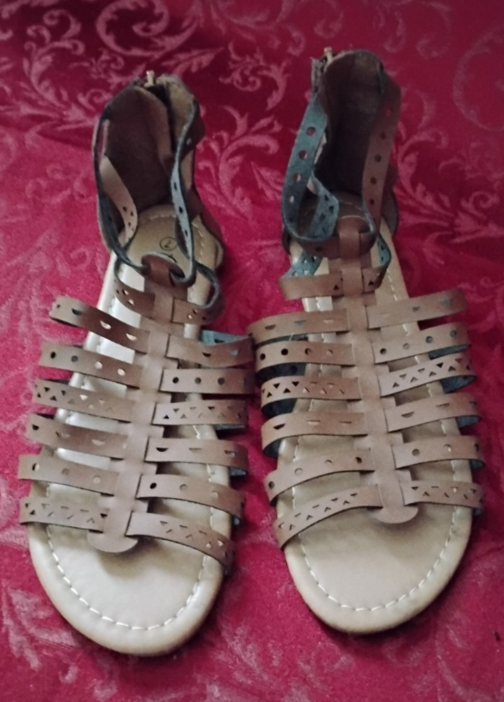 Bobbie Brooks Women’s Brown Strappy Flat Ankle Strap Sandals US 7 Faux Leather
