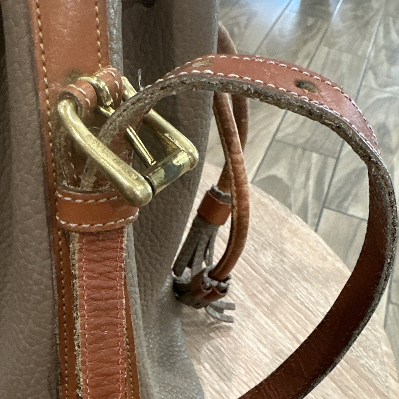 Dooney & Bourke Vintage Pebbled Taupe Drawstring Bucket Bag Detachable Strap