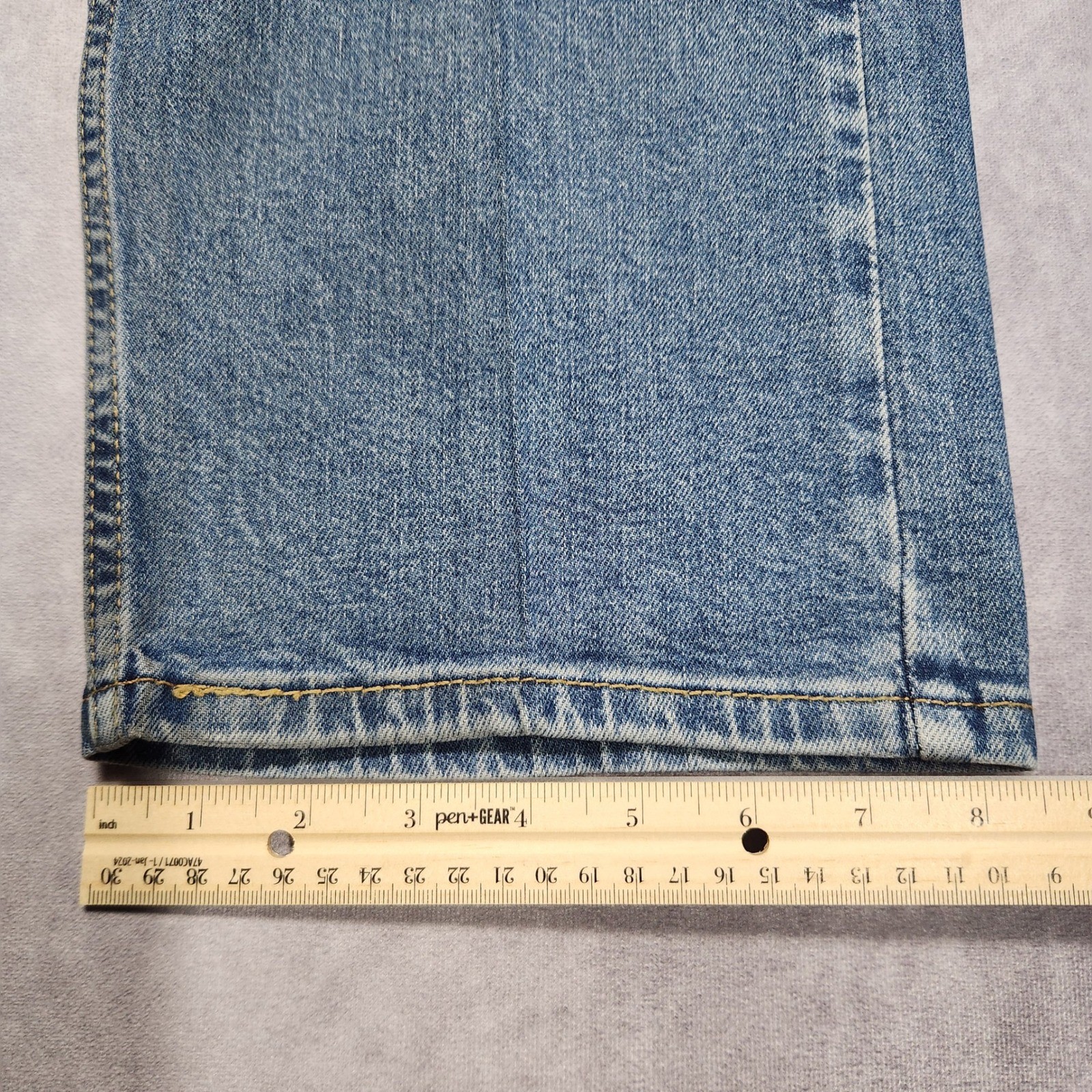 Levis 505 Regular Fit Straight Leg Jeans Mens 40×30 Medium Wash Blue Denim