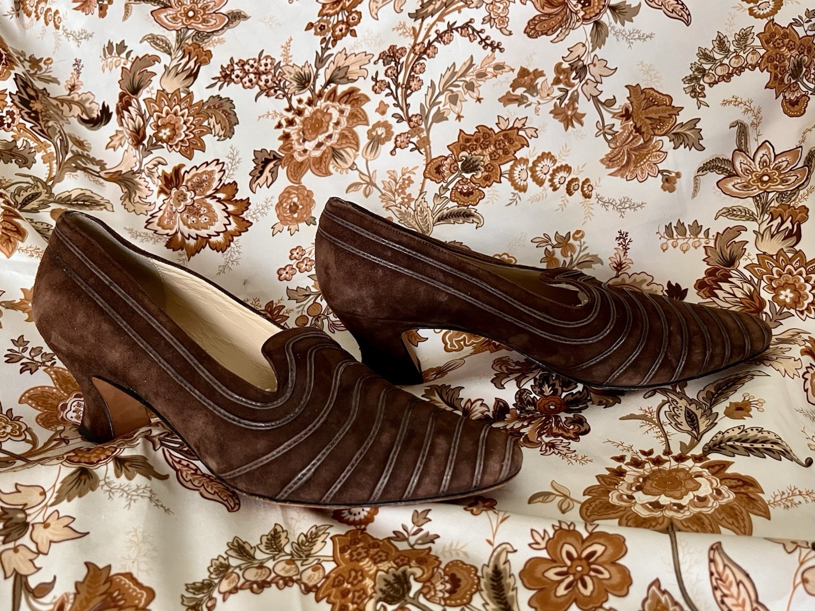 Vintage Lady of Florence by Claudia Ciuti brown suede slip-on loafer heels 8.5