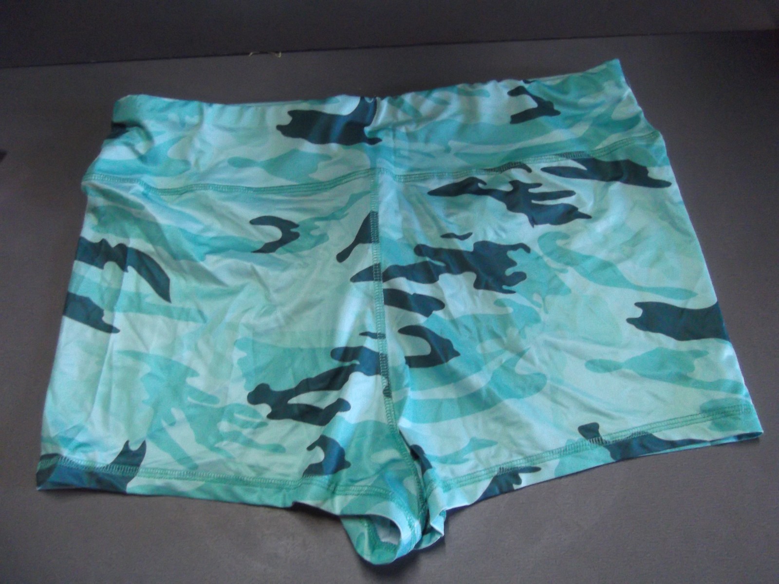 Super Cute Womans Shorts Green Ocean Waves 5x Large
