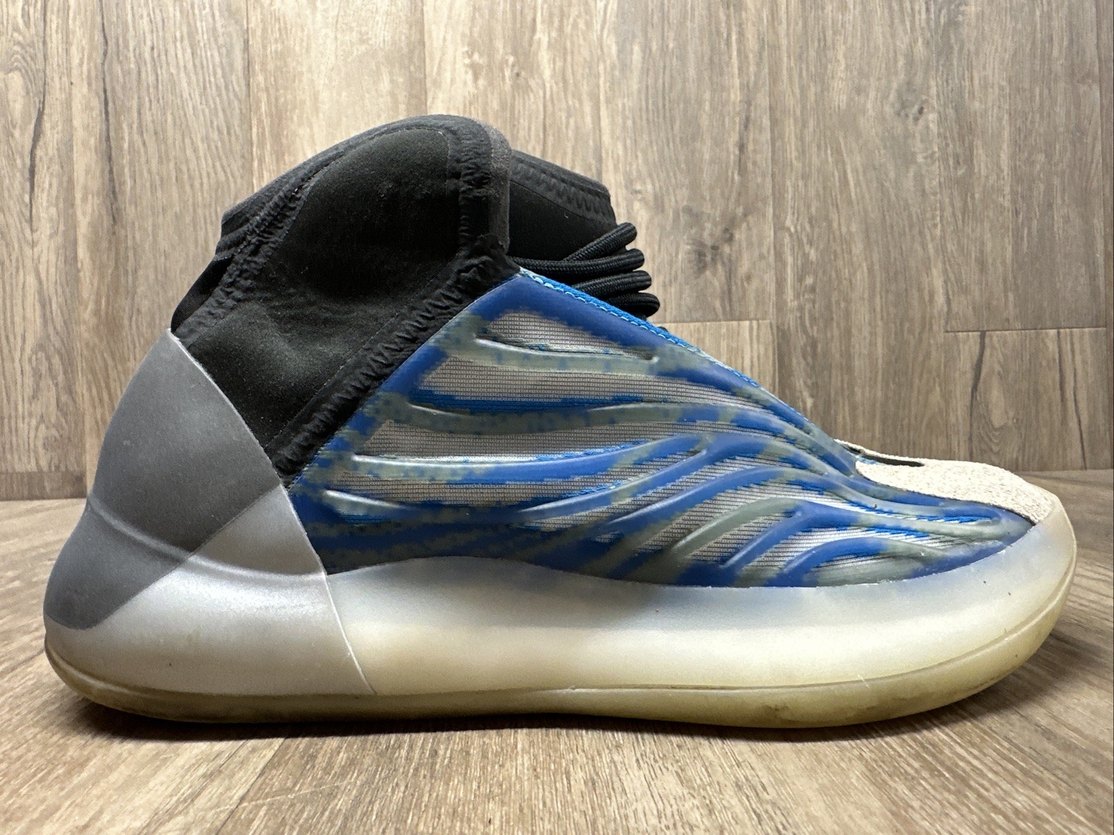 Men’s Size 7 – adidas Yeezy Quantum Frozen Blue *RARE*