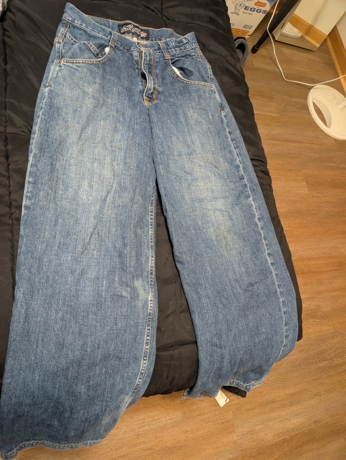 JNCO Men’s Blue Wide-Leg Denim Jeans Relaxed Fit Medium Wash Embroidered