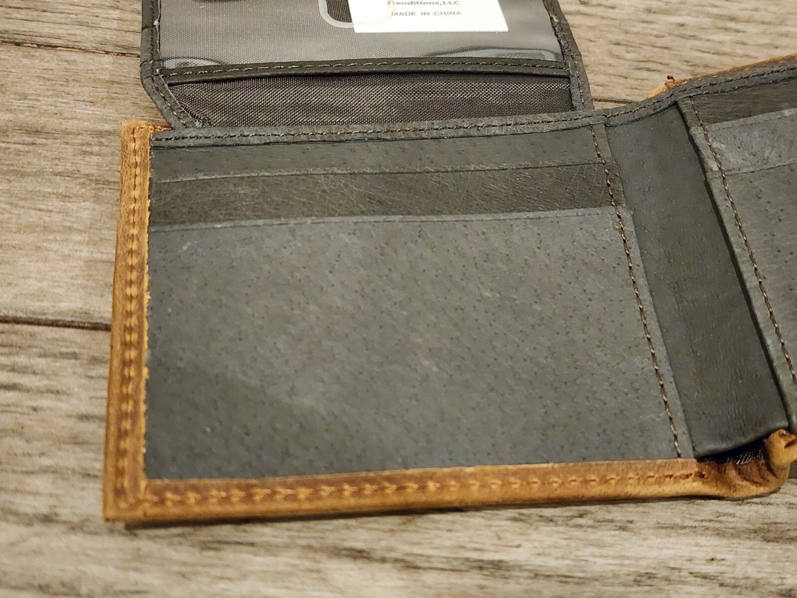 Justin Boots Men’s Praying Cowboy Leather Basketweave Horse Hair Bifold Wallet