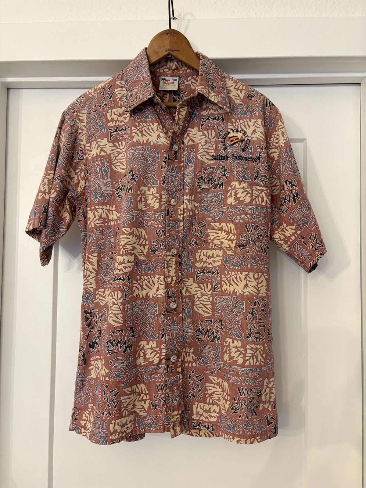Go Barefoot Hawaiian Button Down Shirt w/embroidered BALBOA YACHT CLUB Size S