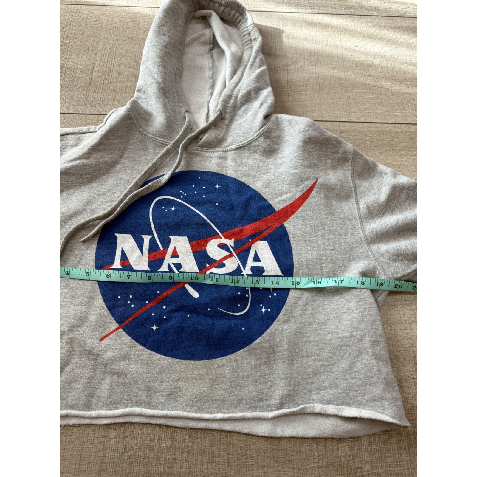 Chemistry NASA Cropped Hoodie Gray Heather Graphic Sweatshirt Womens Medium