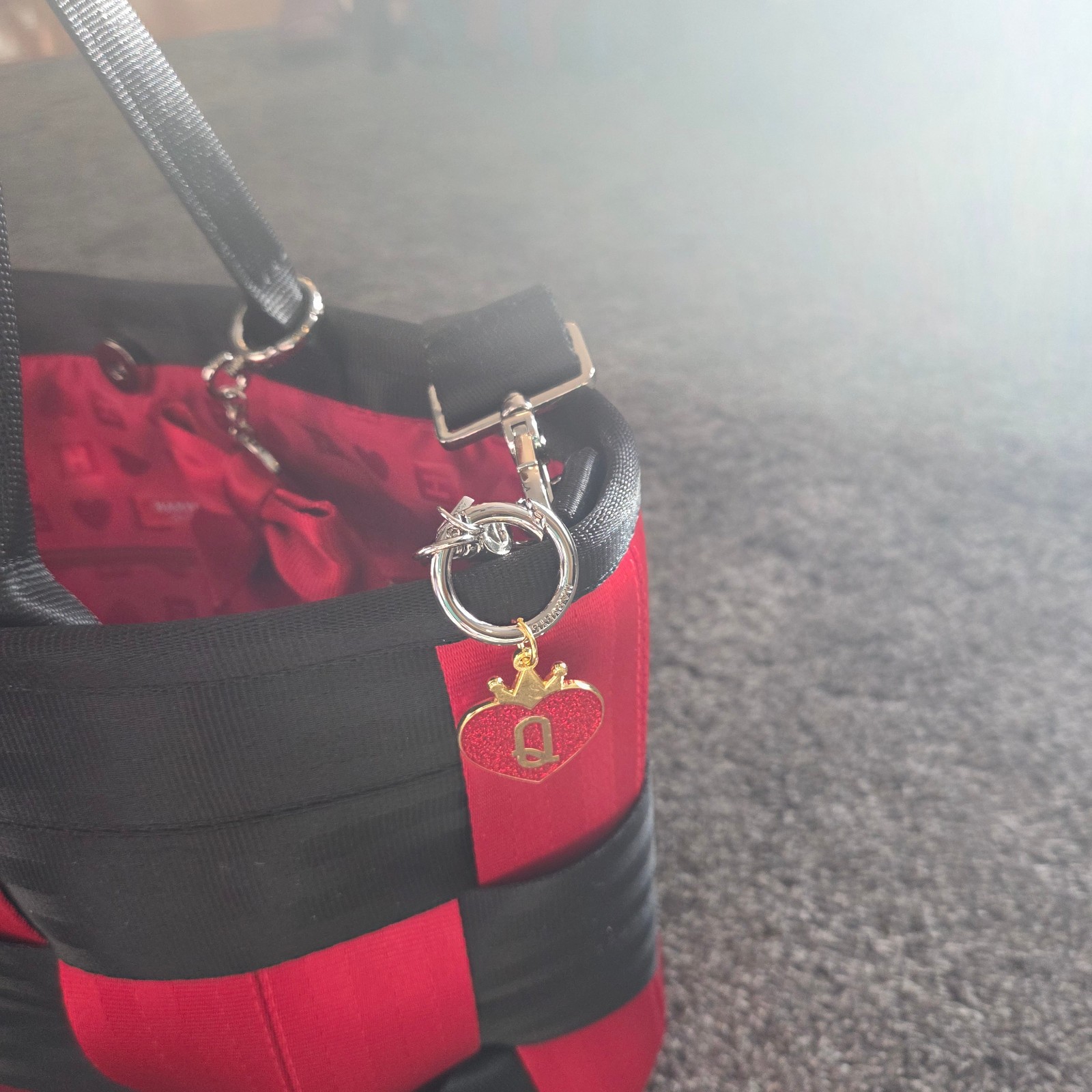 Harvey’s Seatbelt Bag “Red N Black” Medium Audrey Tote RARE With Bow Key Charm!
