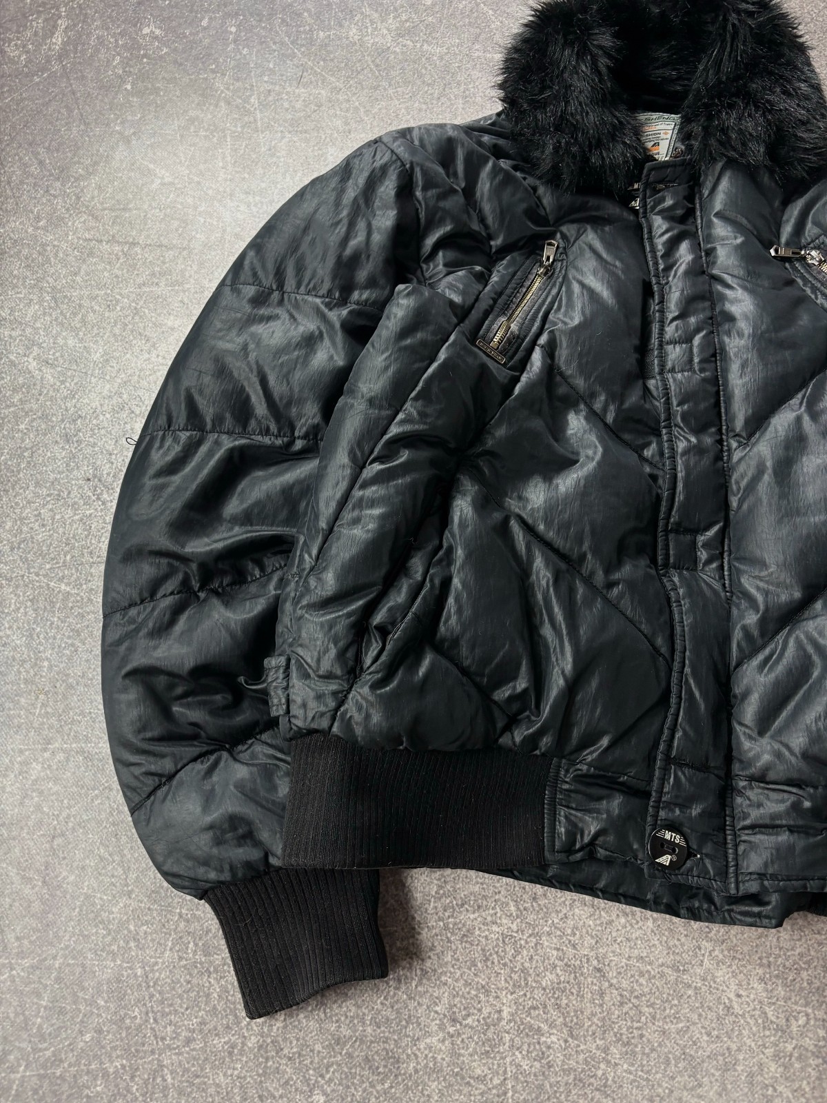 Vintage Y2K Black Puffer Bomber Jacket Faux Fur Collar Shiny Aviator Streetwear
