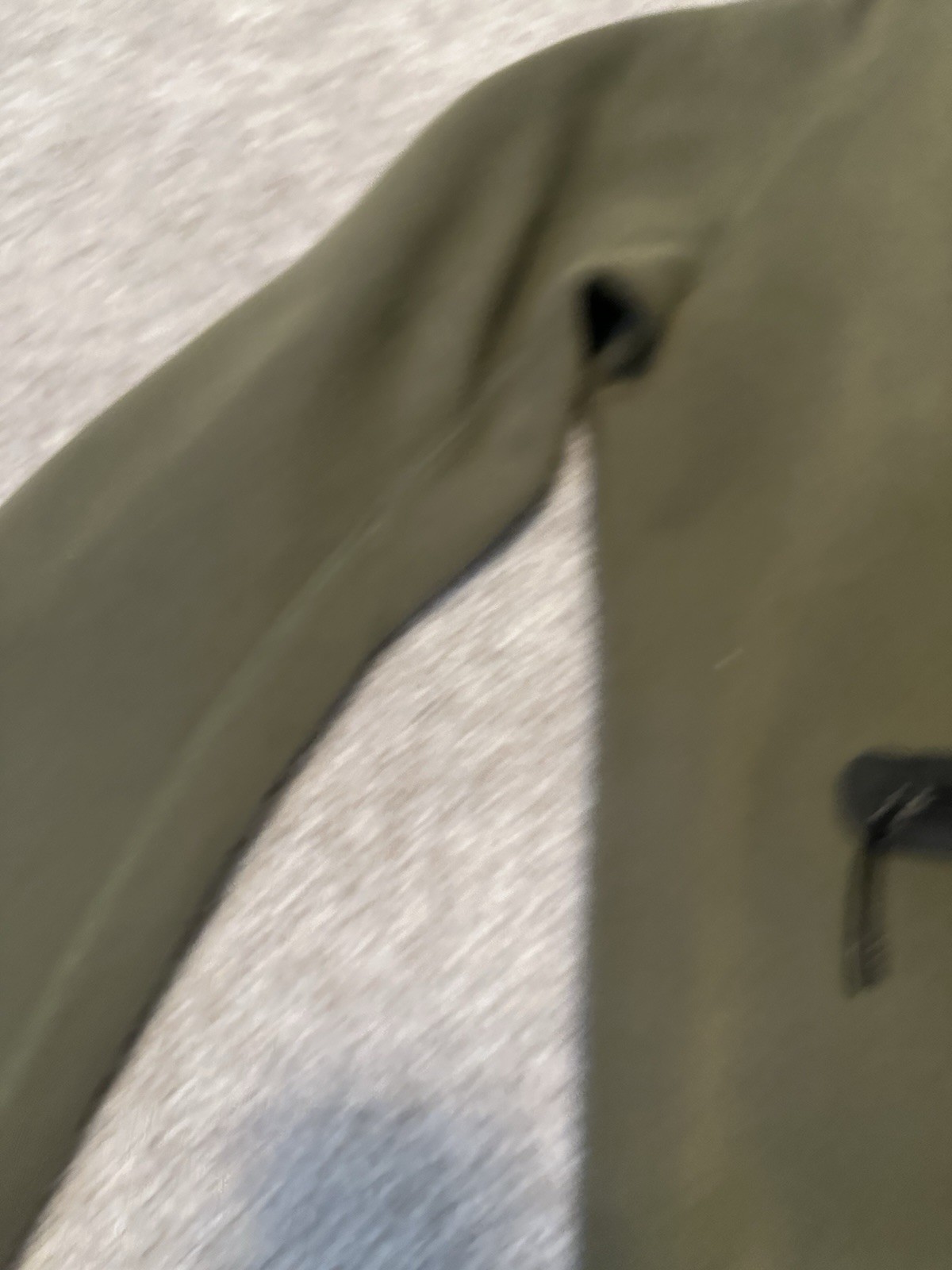 Size M Medium – Nike Sportswear Tech Fleece Half Zip- Olive Green