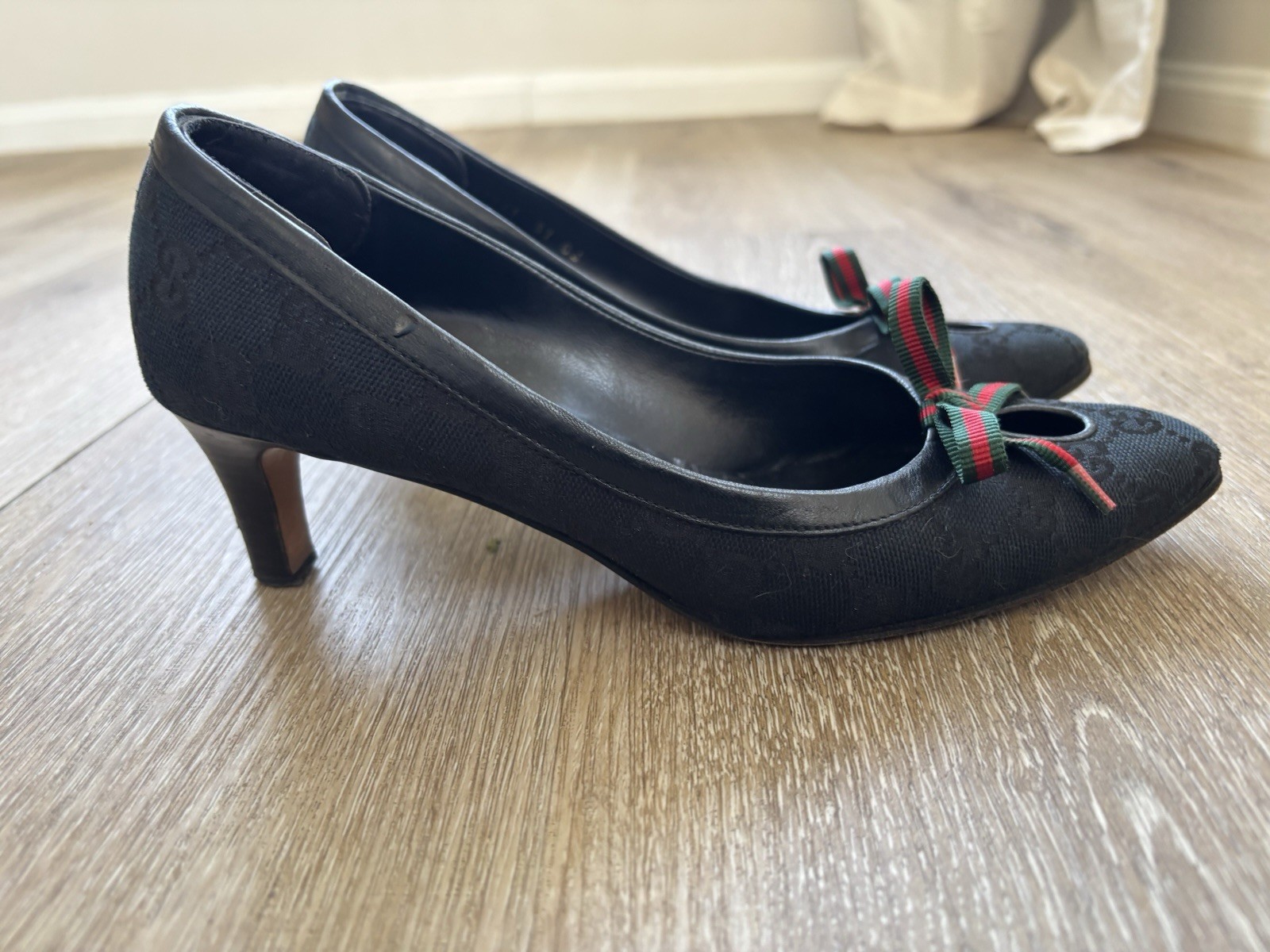 Authentic GUCCI Classic Black Monogram High Heels Pumps Sz 37C