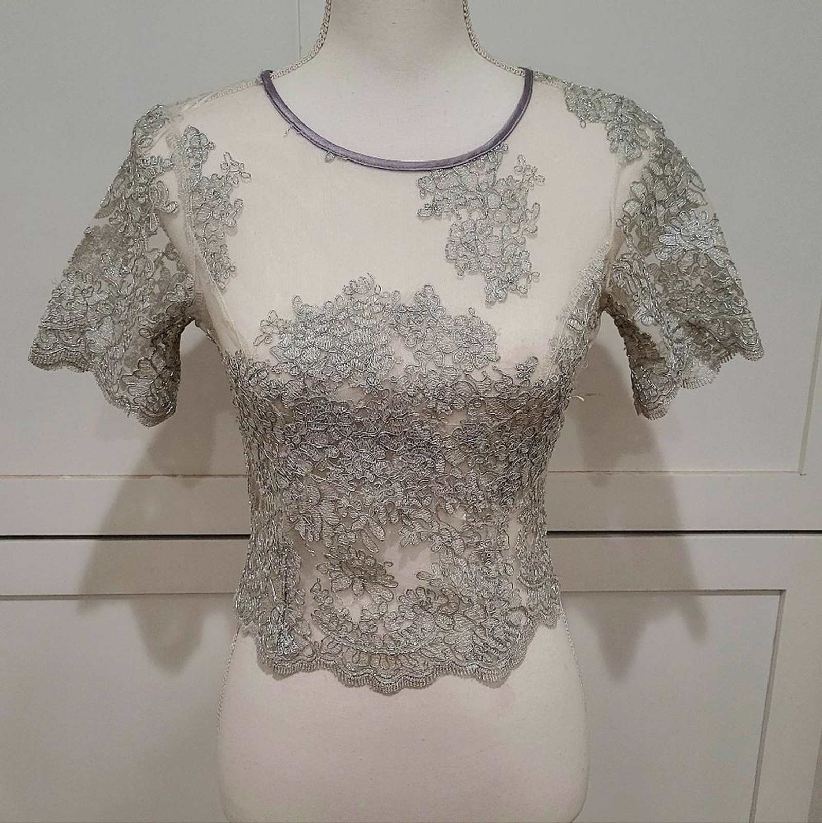 SEEK The Label Silver & White Mesh & Lace Overlay Short Sleeve Top | Size Small