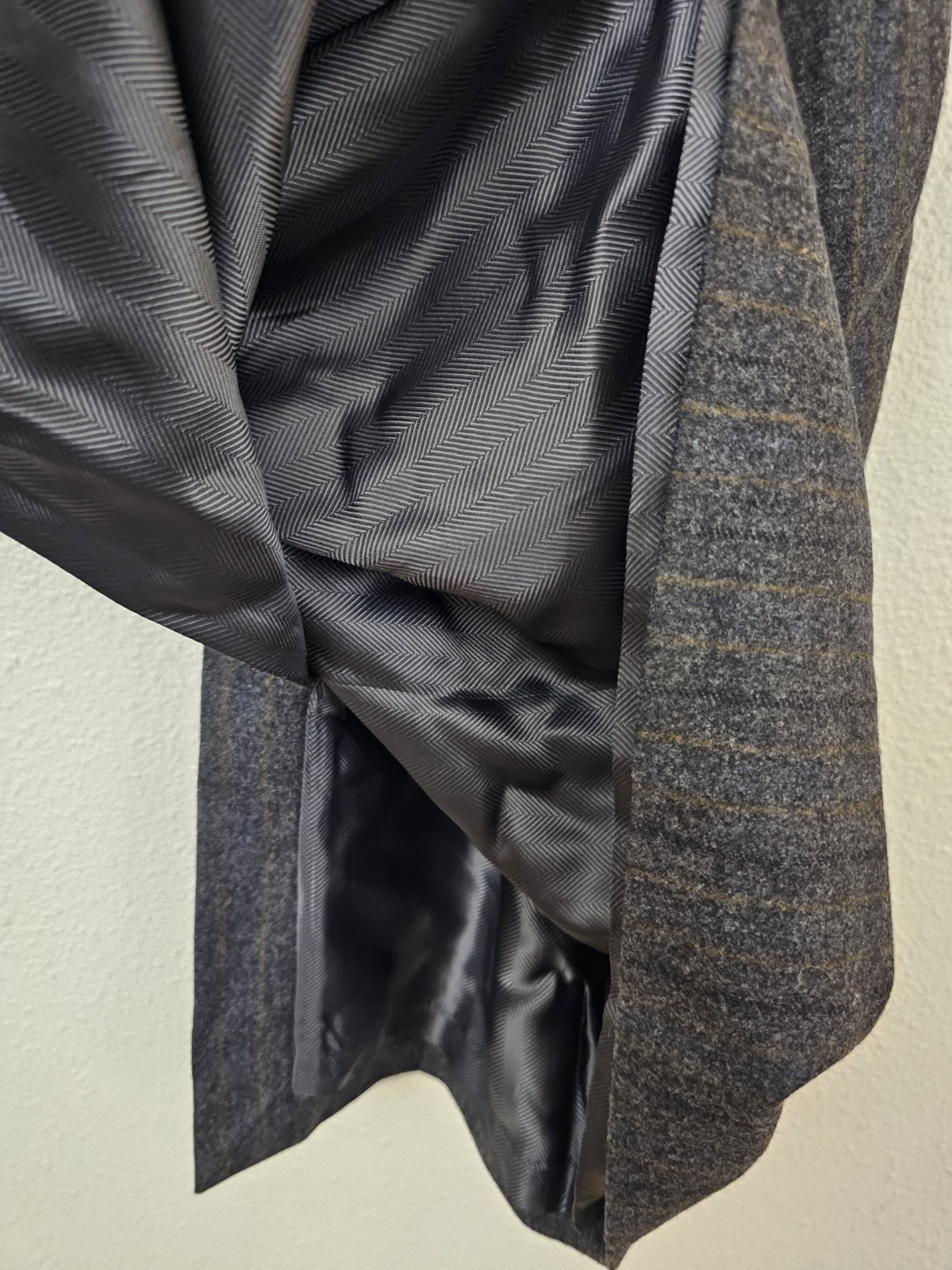 Kiton Pencil Skirt 100% Wool Size 44 (See Kiton Size Chart) Black Made In Italy.