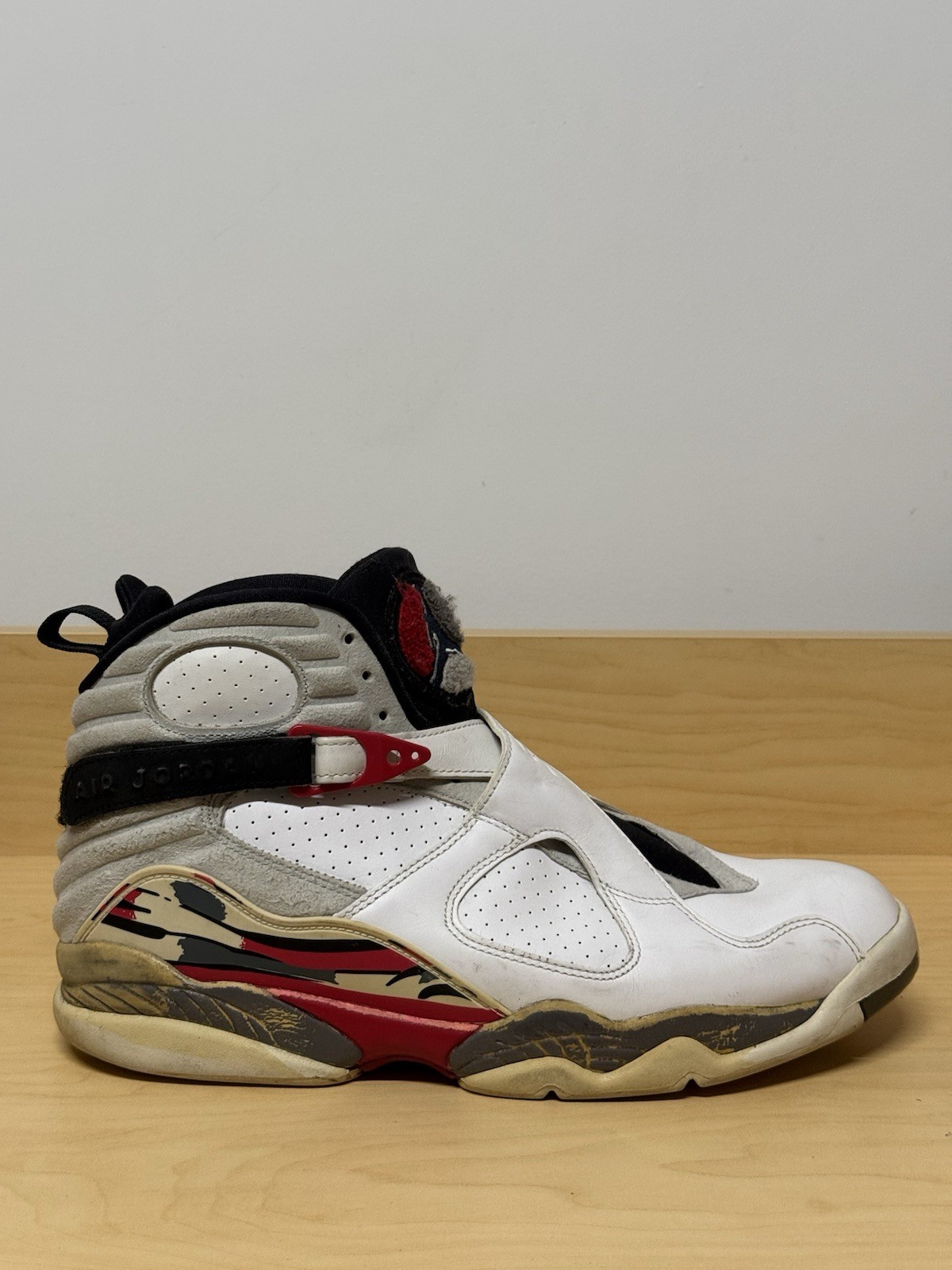 Jordan Air Jordan 8 Men’s Buggs Bunny 2013 Basketball Sneaker Size 12M