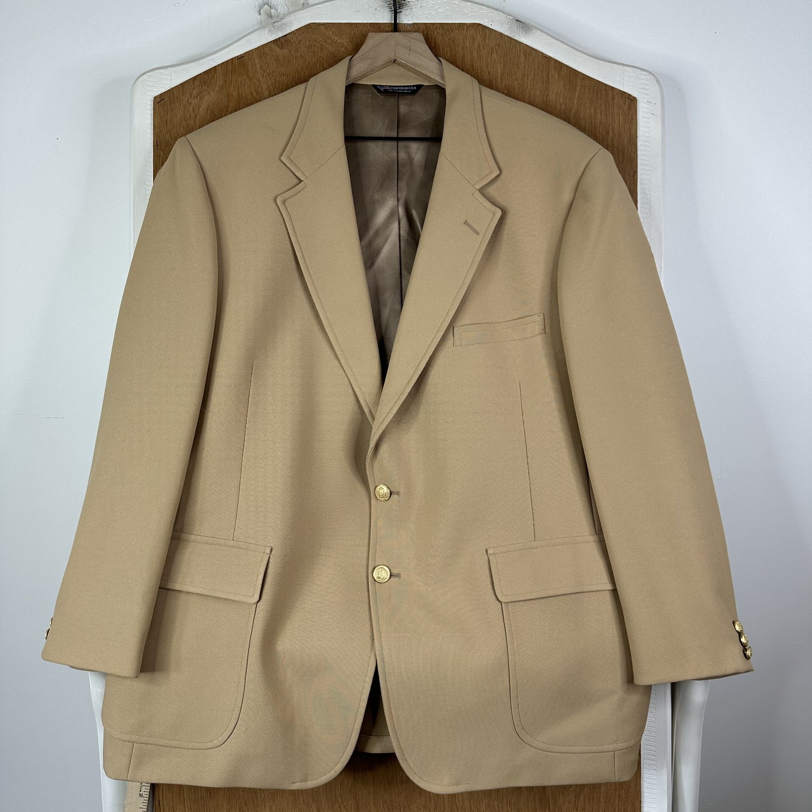Hardwick Suit Mens 48R Tan 2 Button Gold Accents 100% Polyester Pants 40×29 Flat