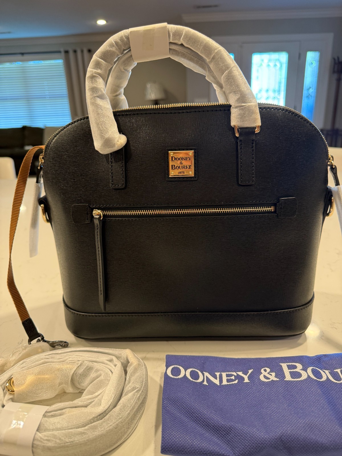 Dooney & Bourke Saffiano Domed Zip Satchel Women’s Leather Bag – Black – NWT