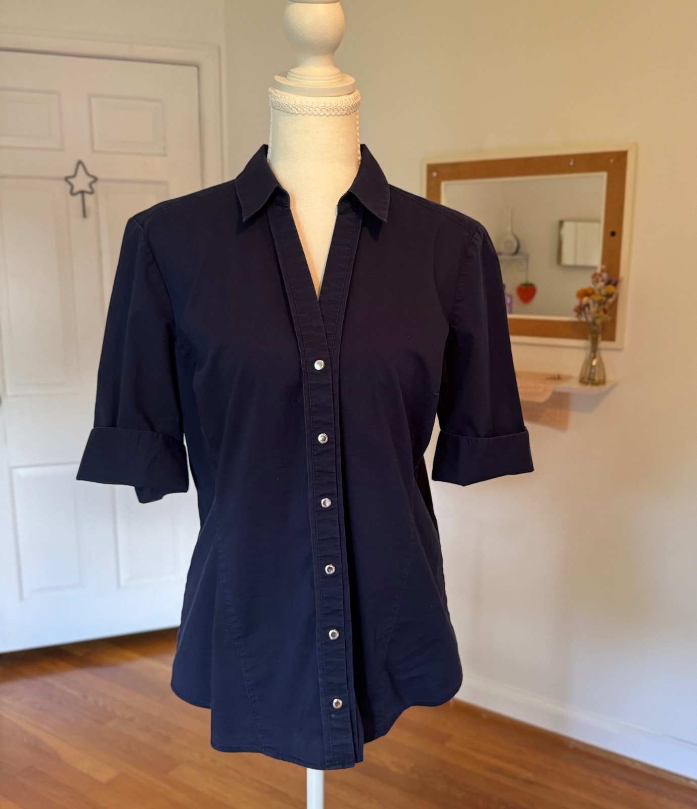 NY&Co 7th Avenue Madison Stretch Shirt Navy Blue Secret Snap Closure Cuff Sleeve