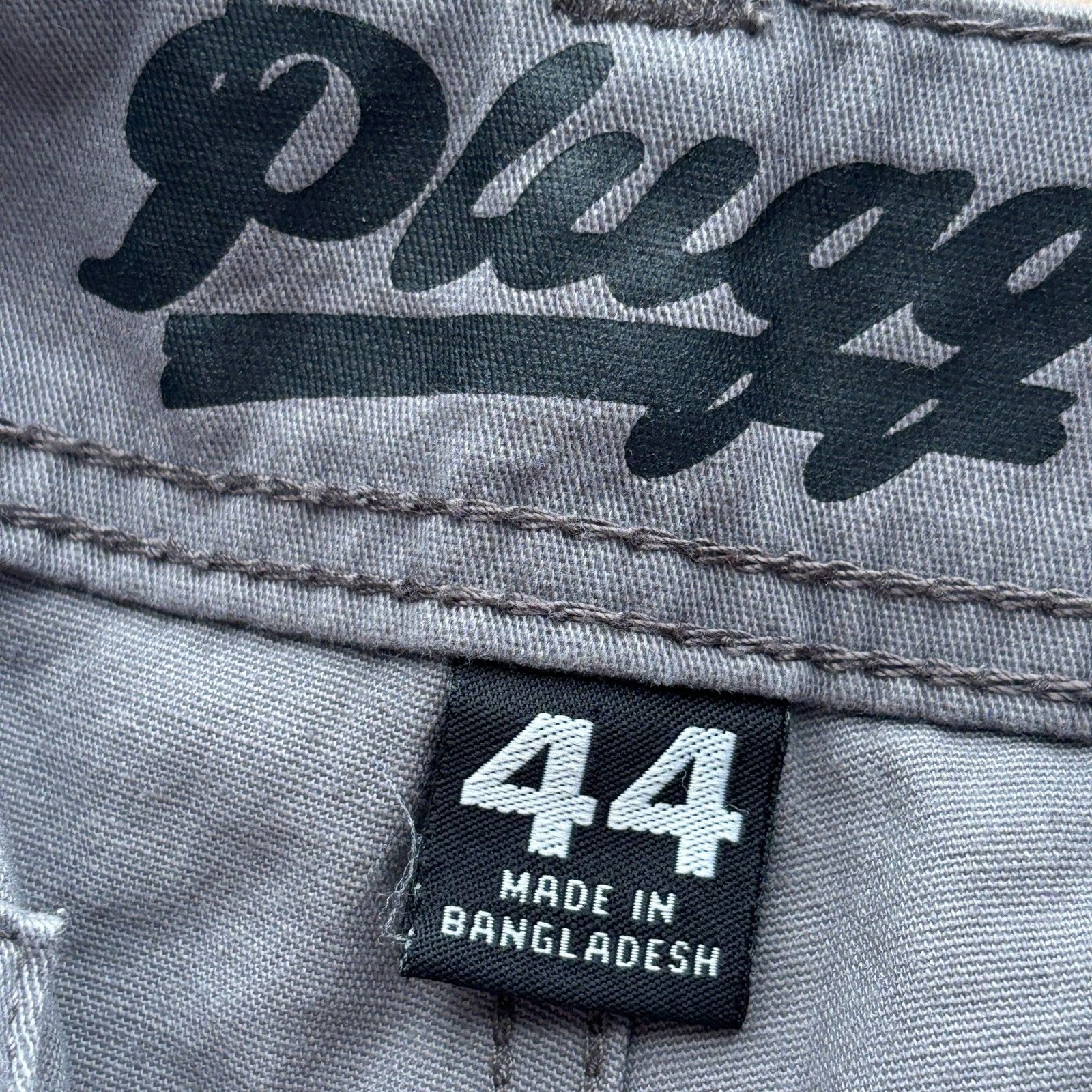 Plugg Men Vintage Y2K Cargo Shorts NWT Baggy Grunge Hip Hop Gray 44×11 K124