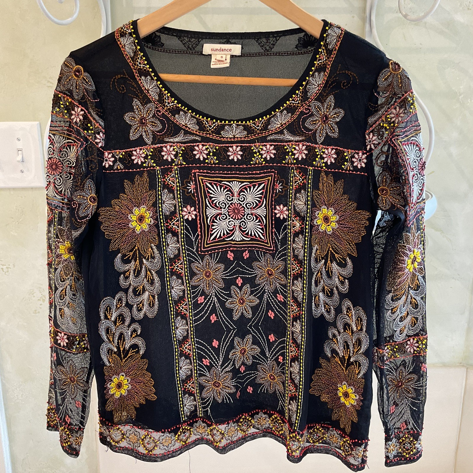 Sundance Beaded and Embroidered Floral Black Peasant Top Long Sleeve Sz S