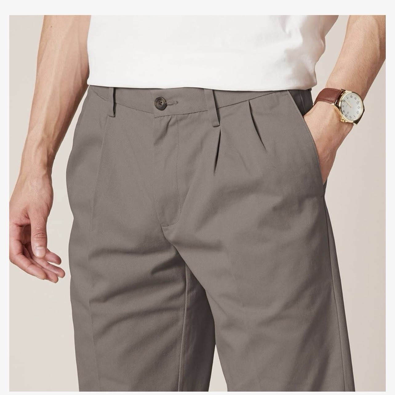Amazon Essentials Men’s Classic-Fit Pleated Chino Pants 30W x 30L Taupe NEW